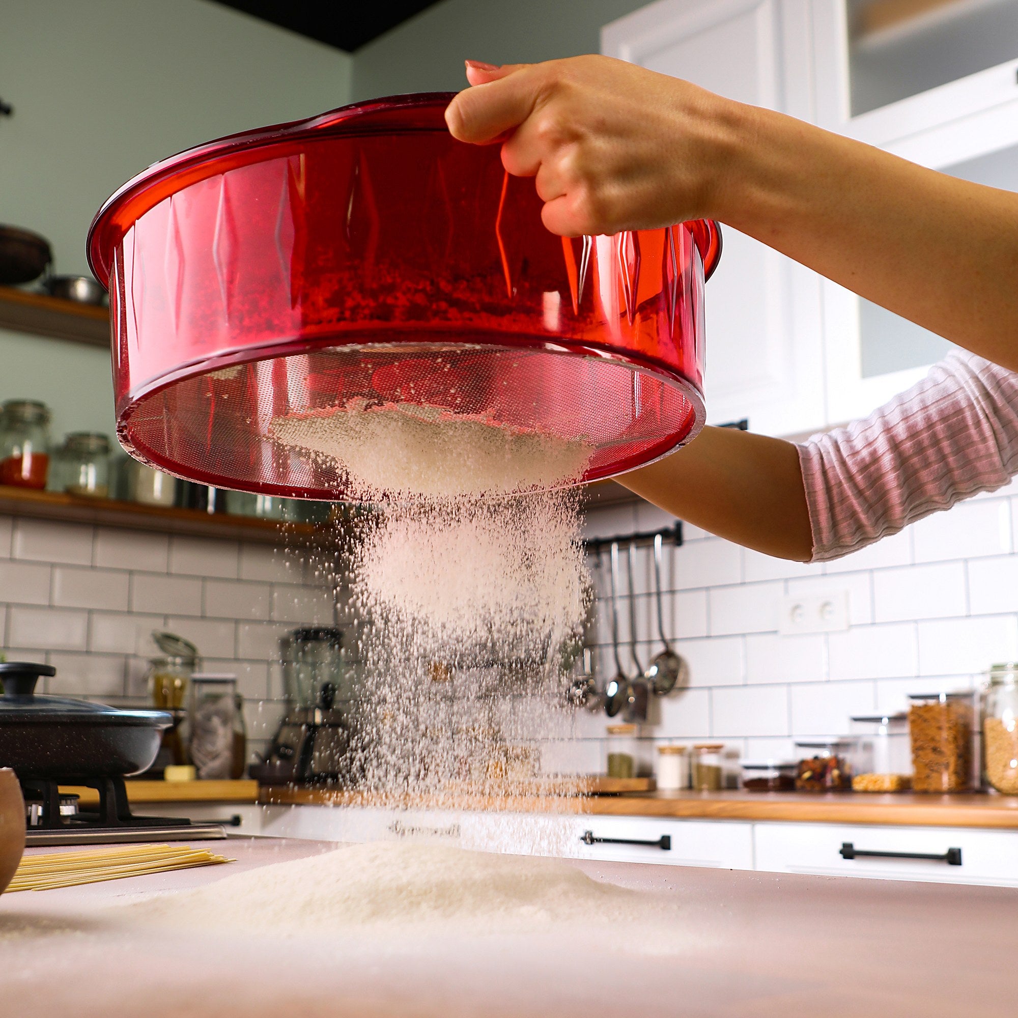 Peneira – 37 x 33 x 10 cm – Vermelho – Plástico e aço inoxidável