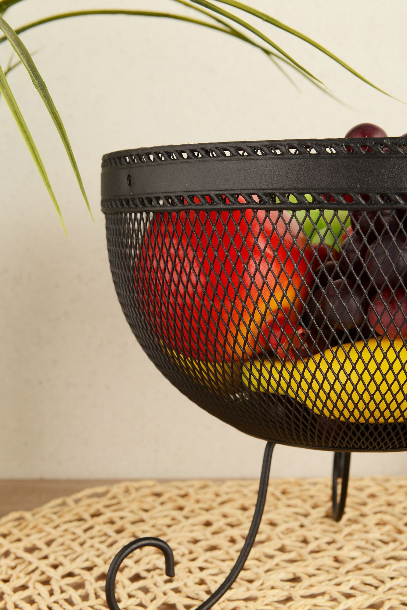 Cesta de frutas-Aleyna-Preto