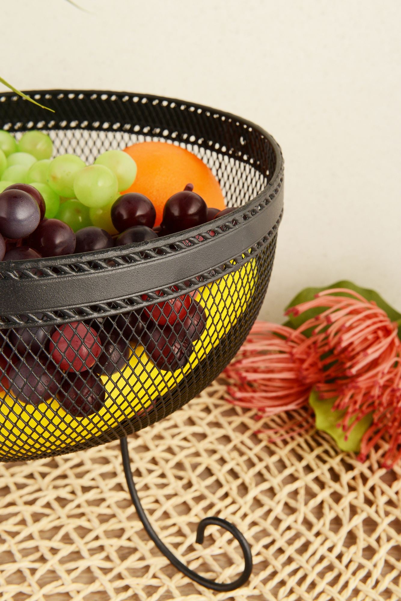 Cesta de frutas-Aleyna-Preto