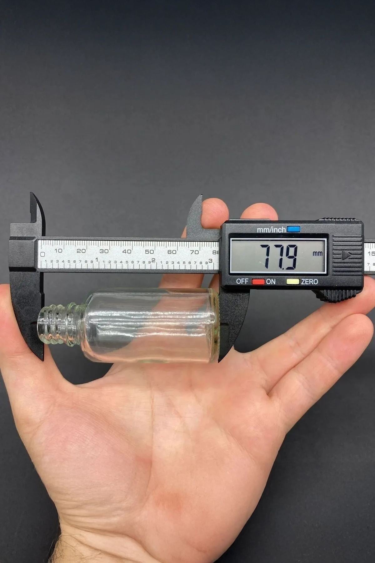 Conjunto de Garrafas de Vidro – 3,3 x 7,8 cm – Transparente e Prata – Vidro