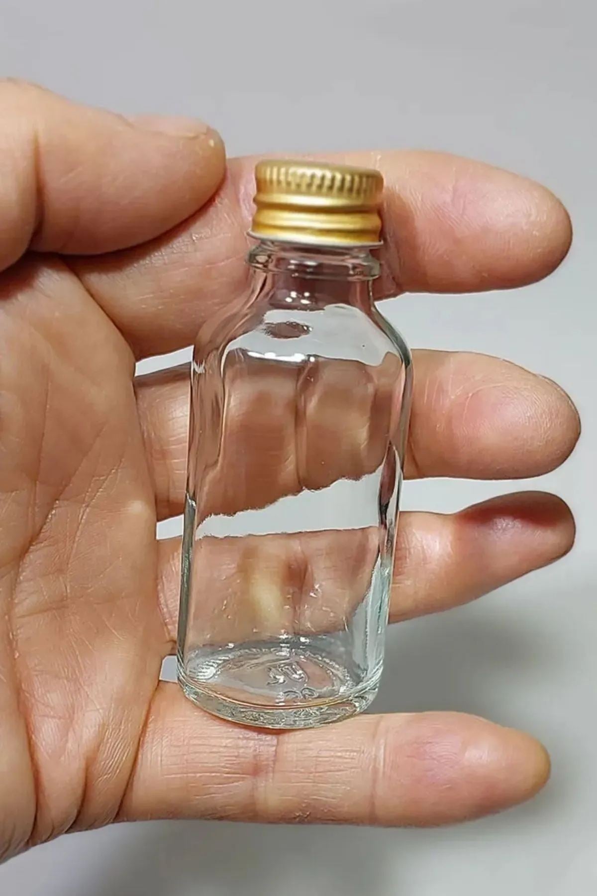 Conjunto de Garrafas de Vidro – 3,3 x 7,8 cm – Transparente e Dourado – Vidro