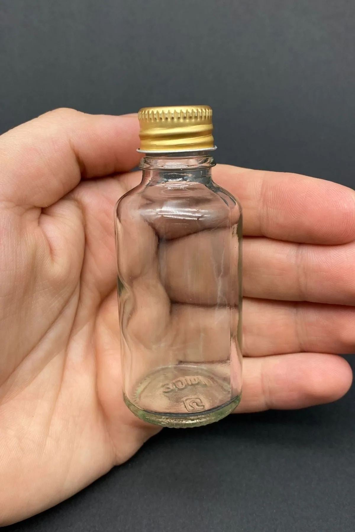 Conjunto de Garrafas de Vidro – 3,3 x 7,8 cm – Transparente e Dourado – Vidro