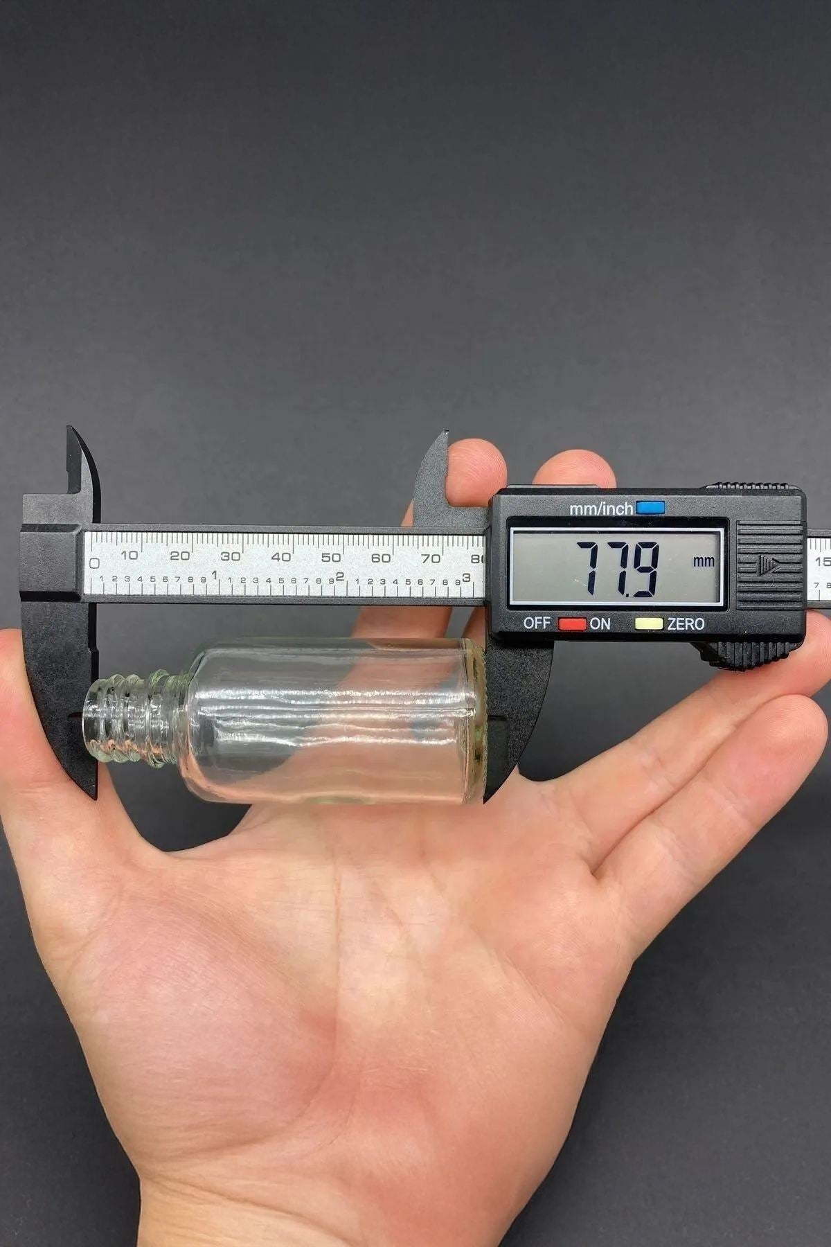 Conjunto de garrafas de vidro – 3,3 x 7,8 cm – Transparente, Preto – Vidro