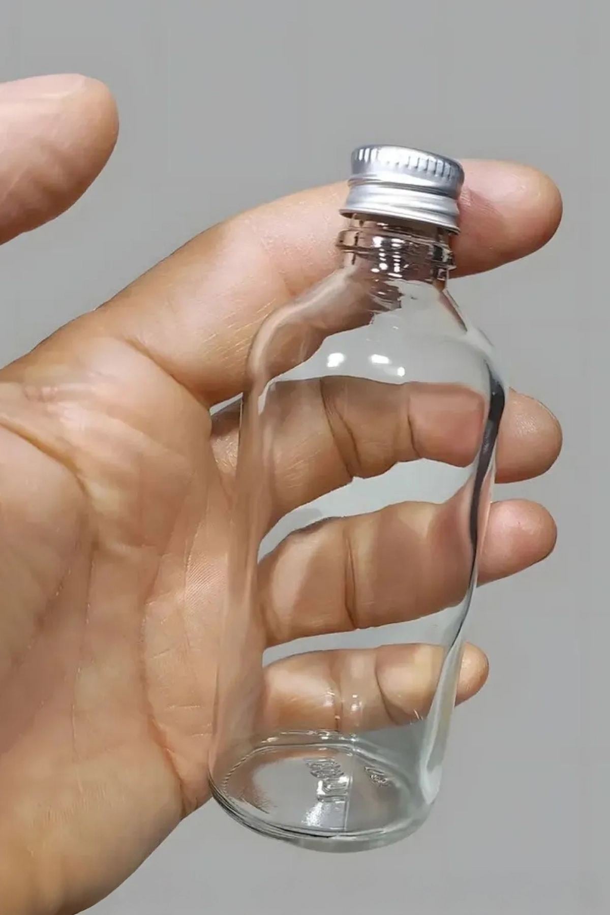 Conjunto de garrafas de vidro – 4,5 x 11 cm – Transparente e Prata