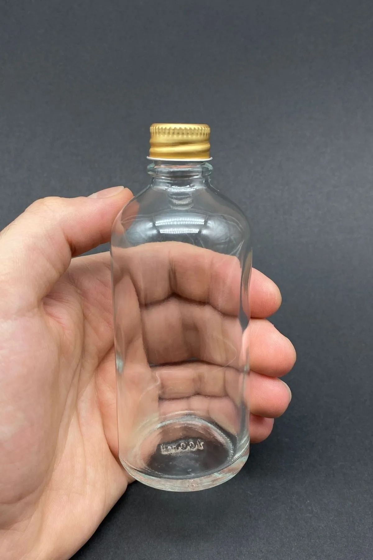 Conjunto de Garrafas de Vidro – 4,5 x 11 cm – Transparente e Dourado