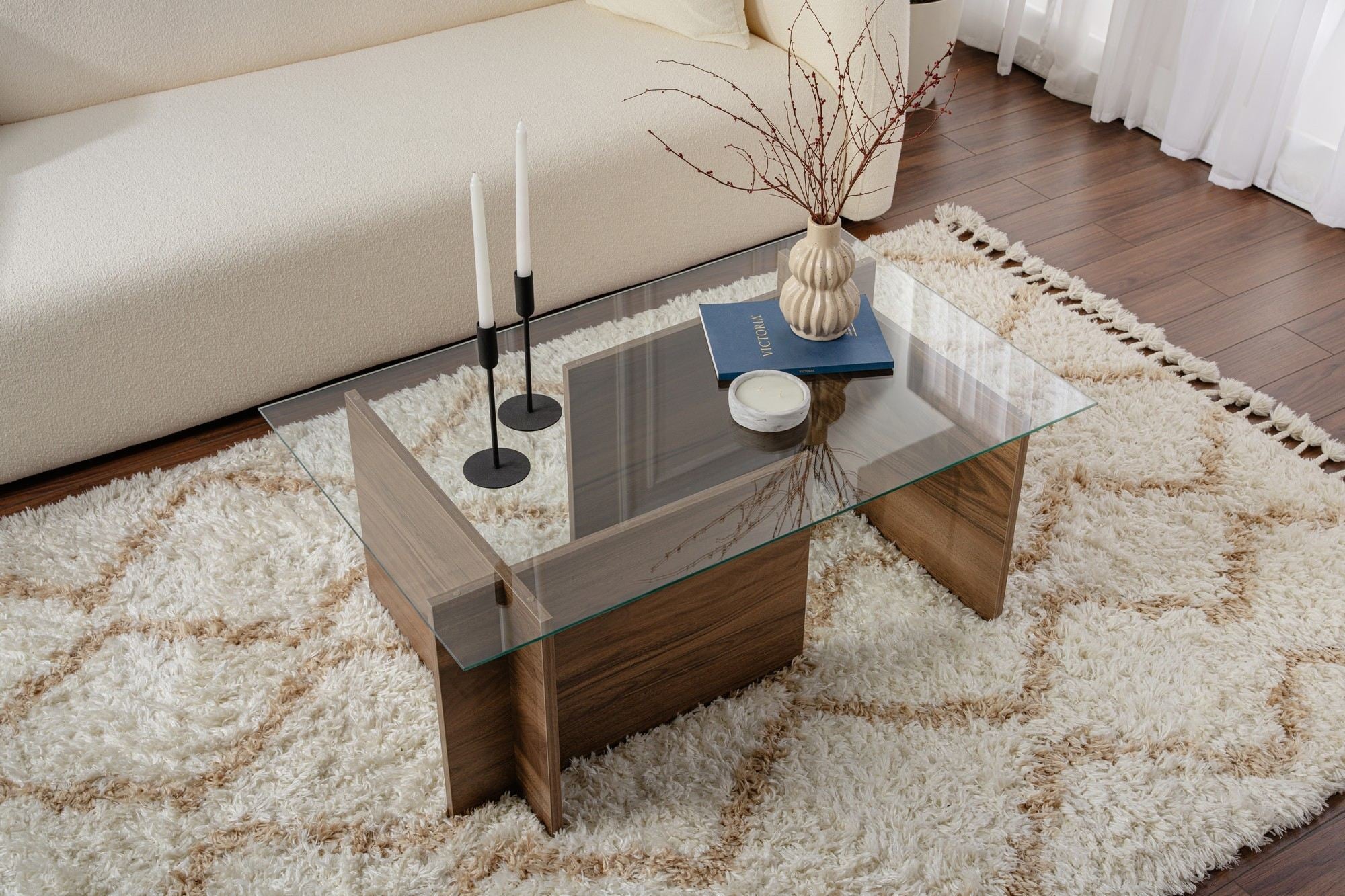 Mesa de Centro Elegante, Acabamento em Nogueira, 105 x 65 x 40 cm | Tampo 100% Vidro Temperado, Estrutura com Revestimento em Melamina de 18 mm de Espessura | Perfeita para Salas de Estar Modernas
