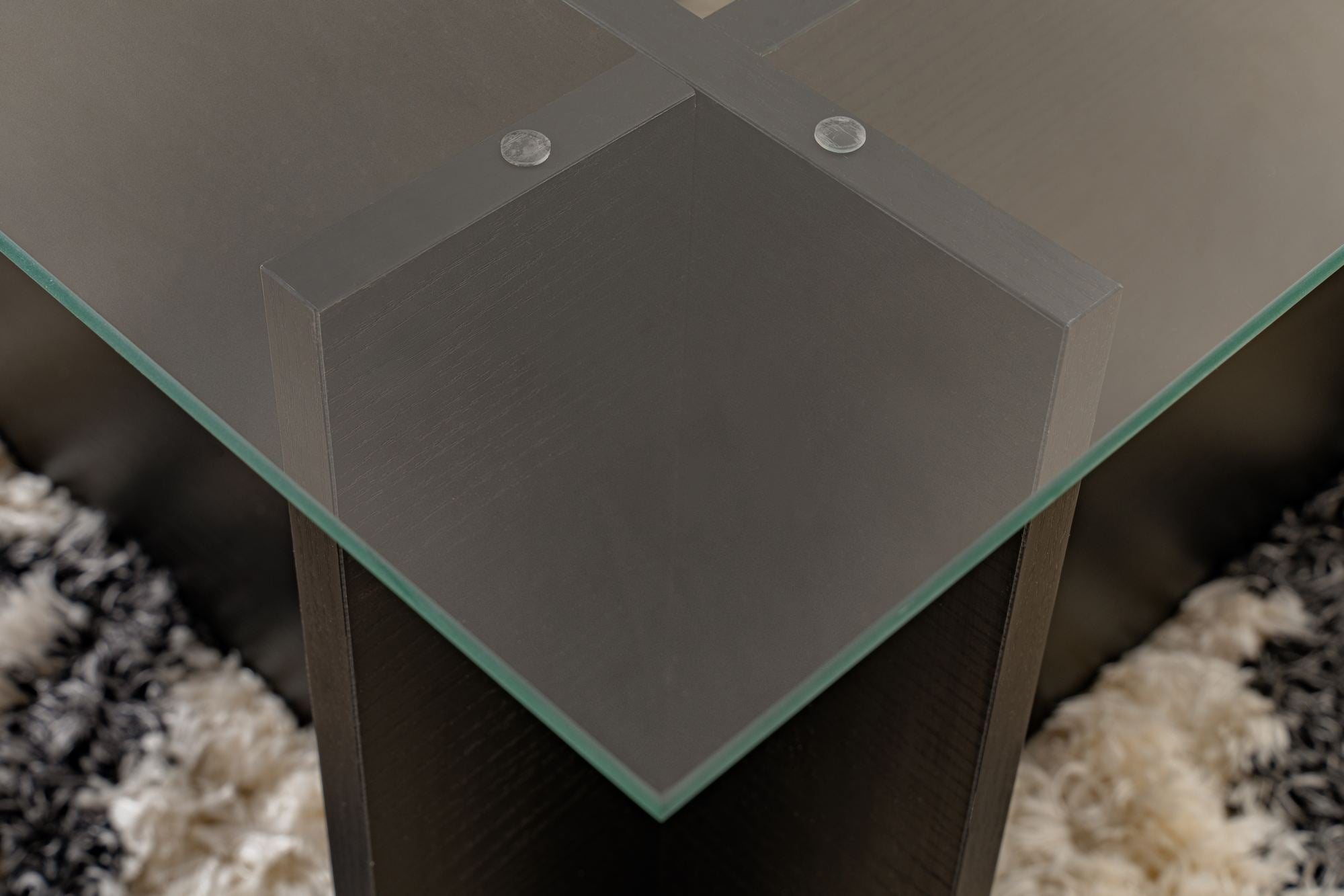 Mesa de Centro Elegante, Acabamento em Madeira Preta, 105 x 40 x 65 cm | Tampo 100% Vidro Temperado, Estrutura com Revestimento em Melamina de 18 mm de Espessura | Design Moderno para Sala de Estar