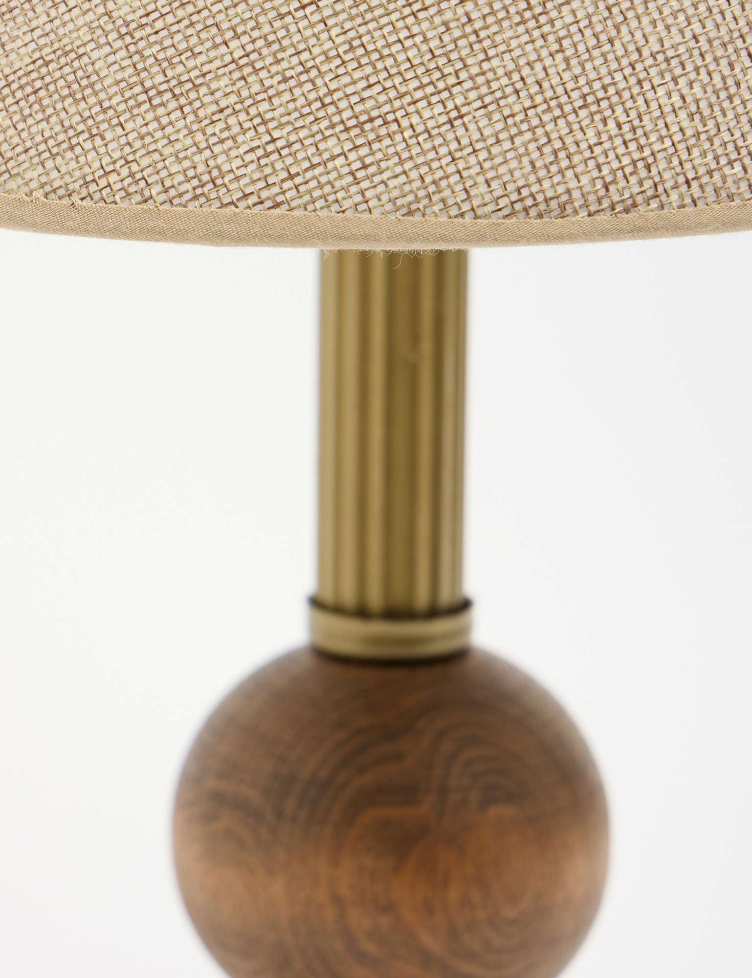 Candeeiro de mesa-Conici-Bege
Antiguidade