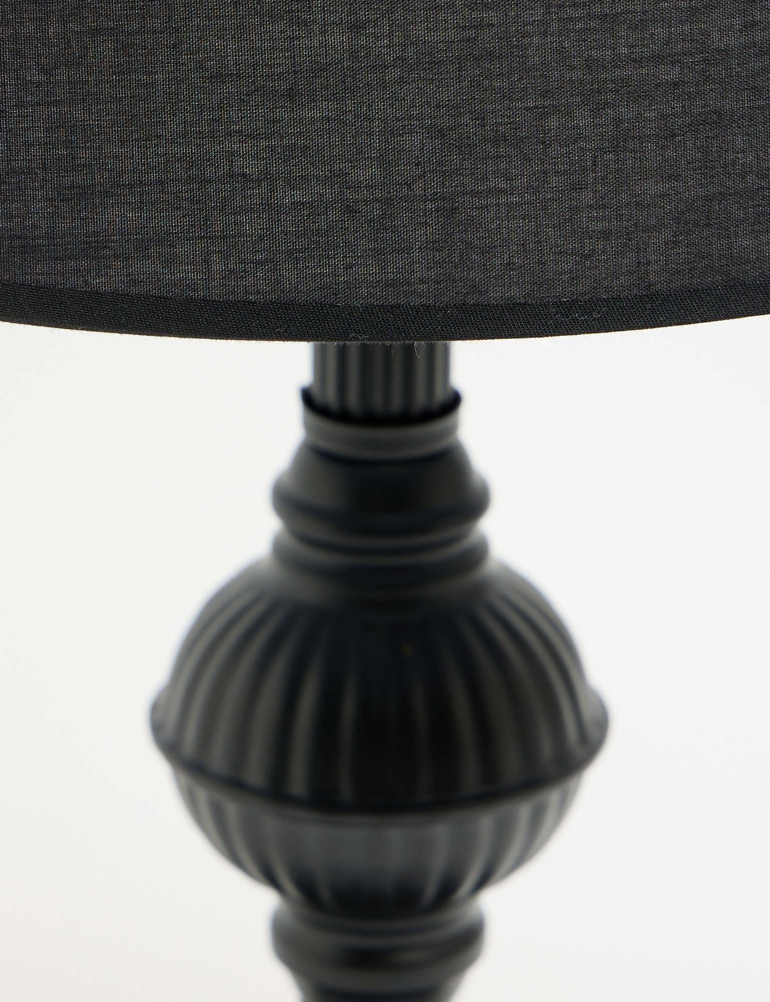 Candeeiro de mesa-Riga-Preto