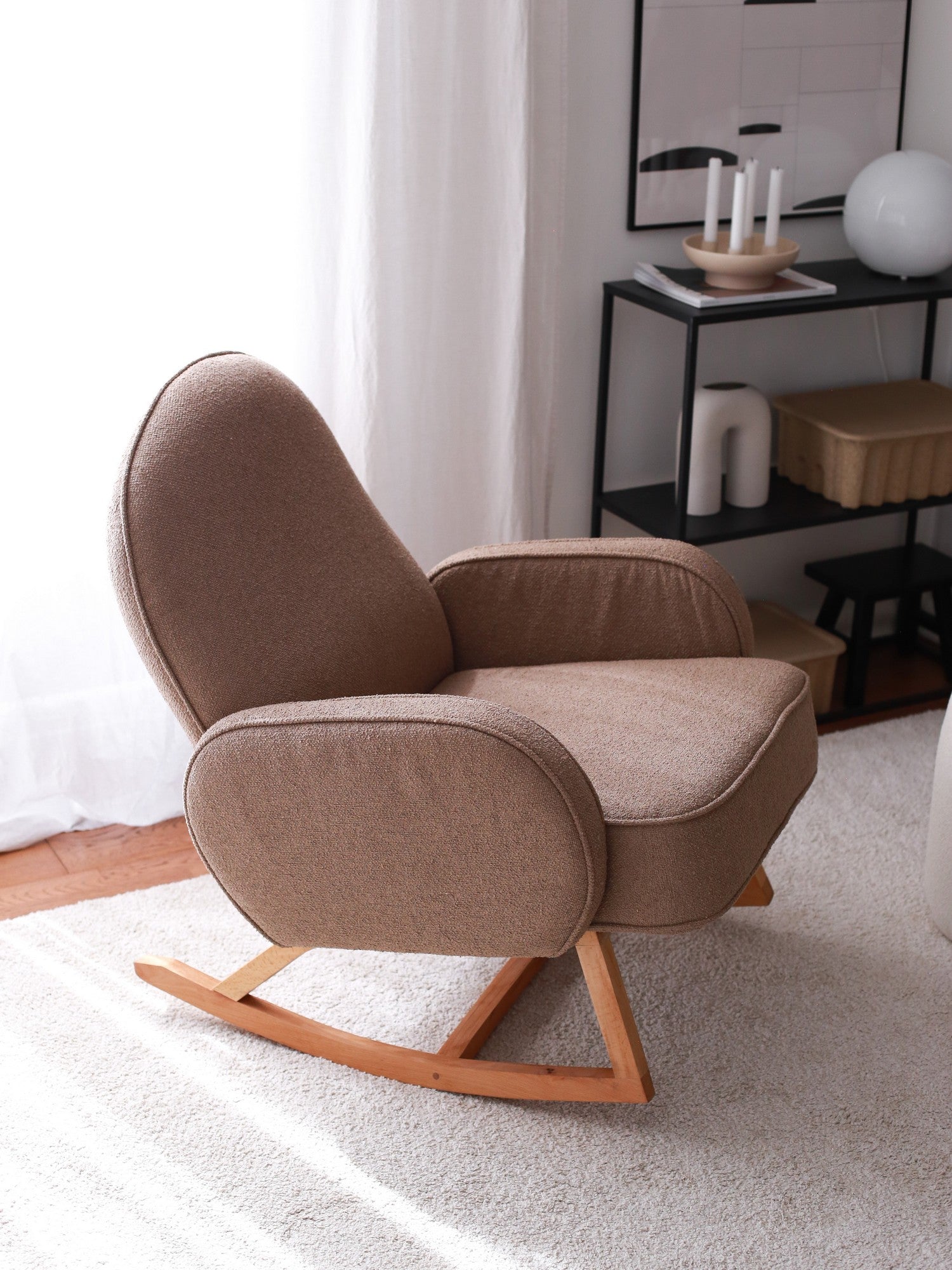 Poltrona Elegante, Veludo Cotelê Marrom, 78 x 91 x 75 cm | 100% Poliéster, Estrutura em Faia, Pernas de 28 cm | Conforto e Estilo para Sala de Estar e Escritório