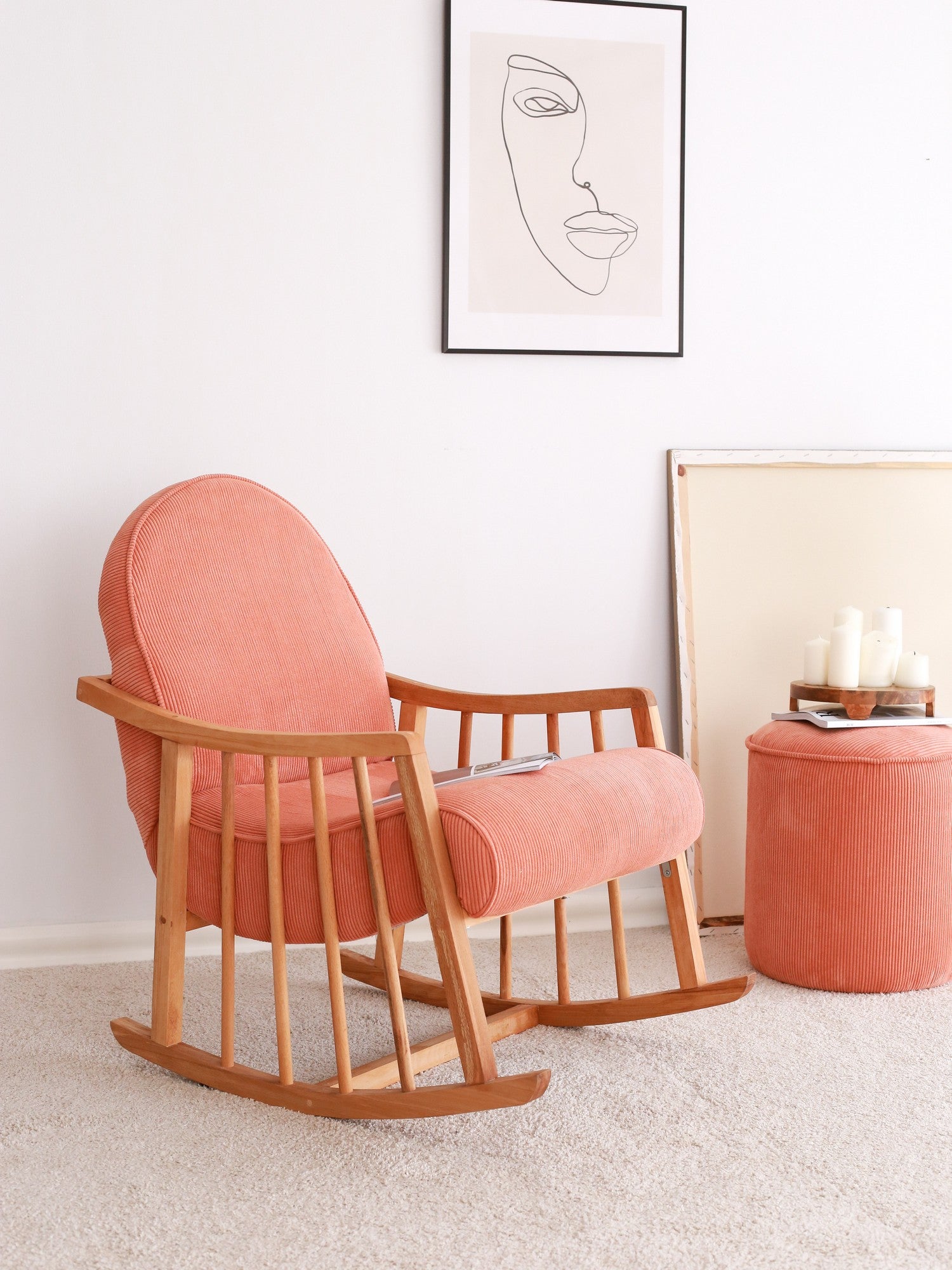 Poltrona Elegante Coral, Veludo Cotelê, 80 cm L x 93 cm A x 68 cm P | 100% Poliéster, Estrutura em Faia | Conforto e Estilo para Sala de Estar e Escritório