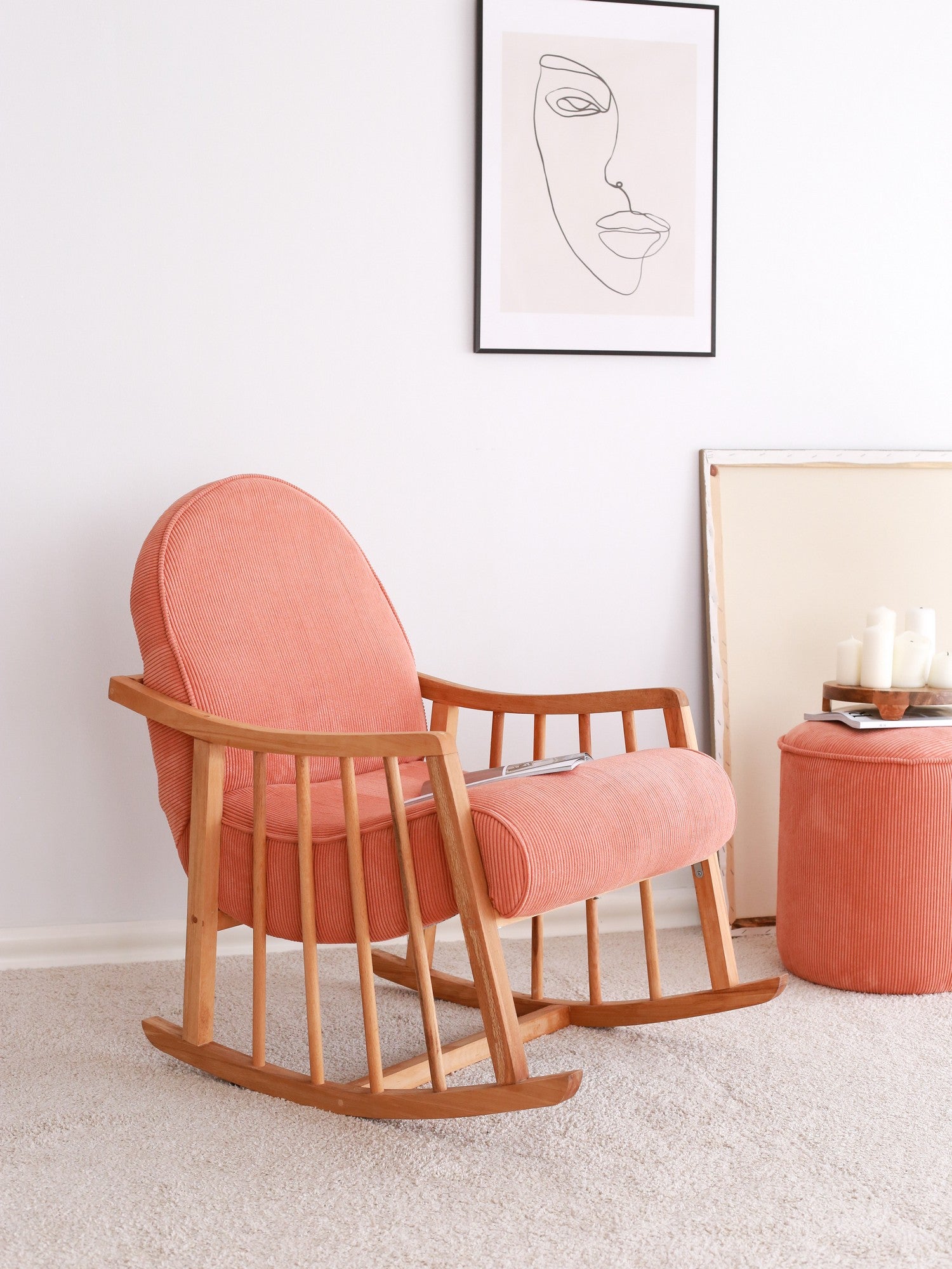 Poltrona Elegante Coral, Veludo Cotelê, 80 cm L x 93 cm A x 68 cm P | 100% Poliéster, Estrutura em Faia | Conforto e Estilo para Sala de Estar e Escritório