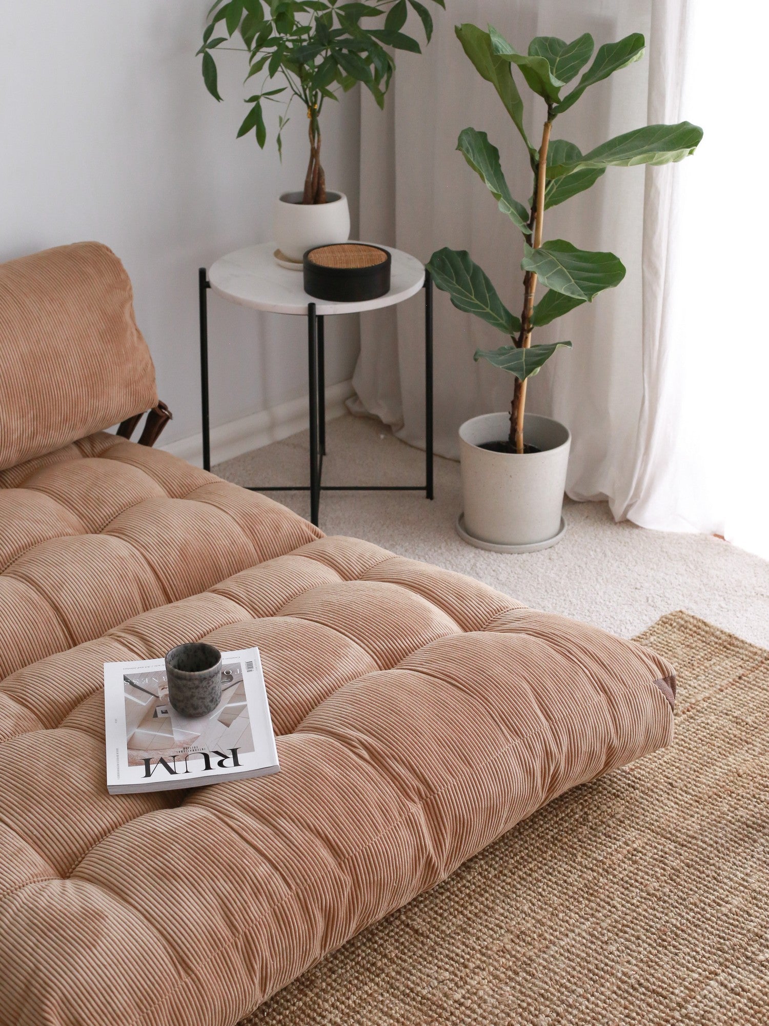 Sofá-cama elegante de 2 lugares, veludo cotelê camelo, 120 x 75 x 79 cm | 100% poliéster, altura confortável para sentar: 24 cm, transforma-se em cama de 150 cm