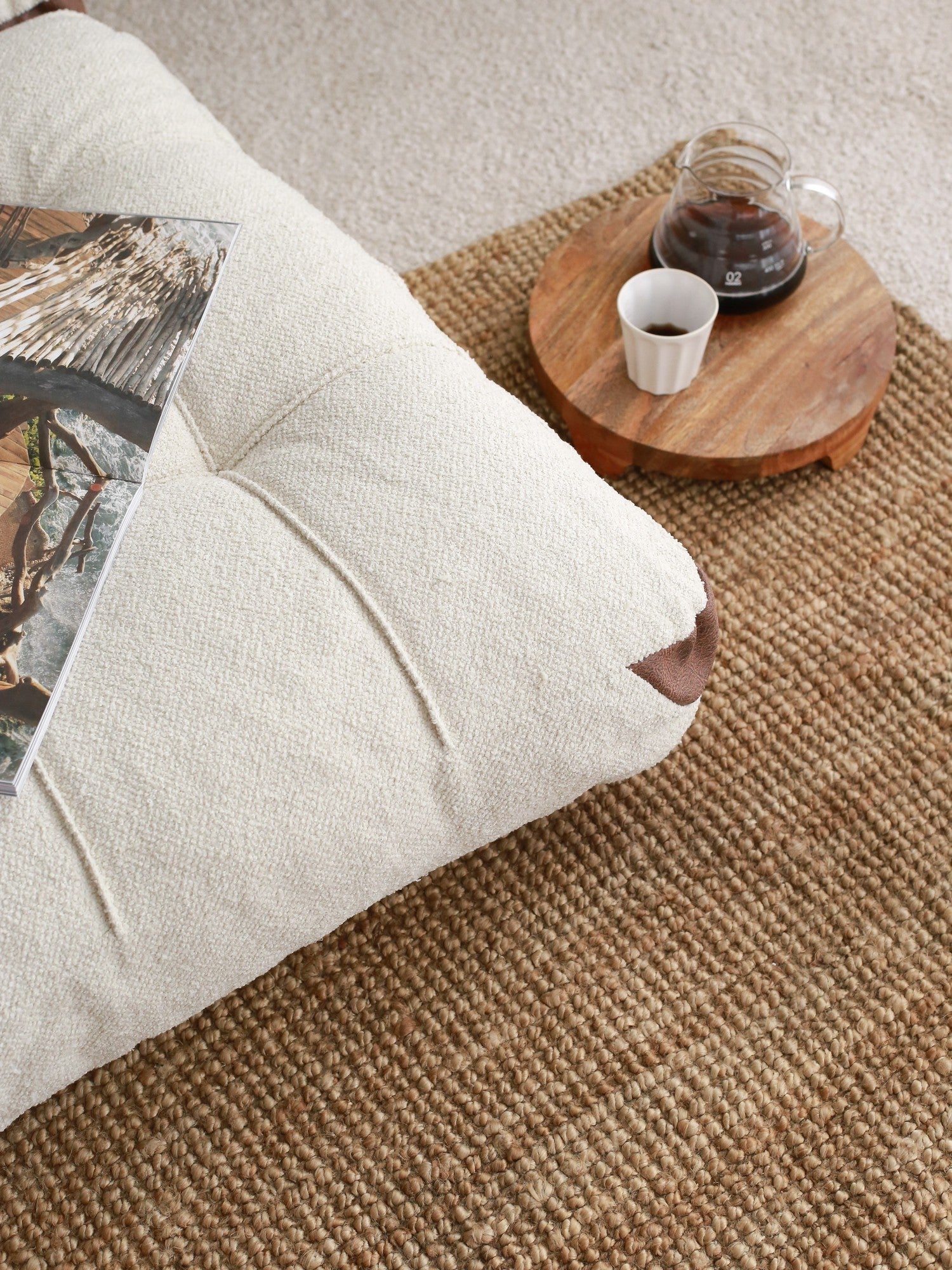 Sofá-cama aconchegante de 2 lugares, tecido Teddy creme, 120 x 75 x 79 cm | 100% poliéster, altura confortável de 24 cm, transforma-se em cama de 150 cm | Perfeito para espaços pequenos