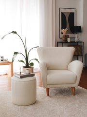 Poltrona Elegante, Tecido Teddy Branco, 85 x 85 x 82 cm | Estrutura 100% Madeira, Altura Confortável para Sentar: 43 cm | Perfeita para Salas de Estar e Escritórios Modernos