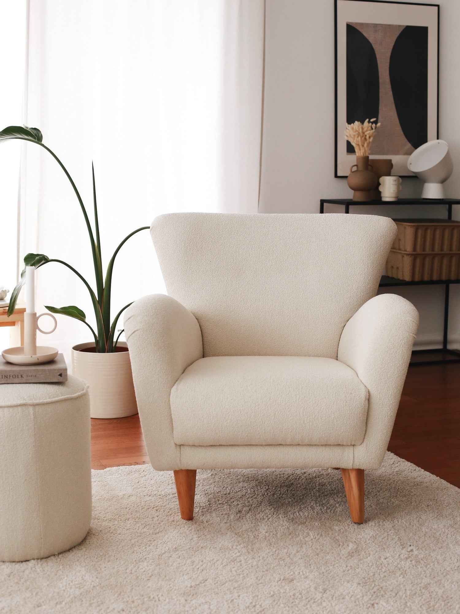 Poltrona Elegante, Tecido Teddy Branco, 85 x 85 x 82 cm | Estrutura 100% Madeira, Altura Confortável para Sentar: 43 cm | Perfeita para Salas de Estar e Escritórios Modernos