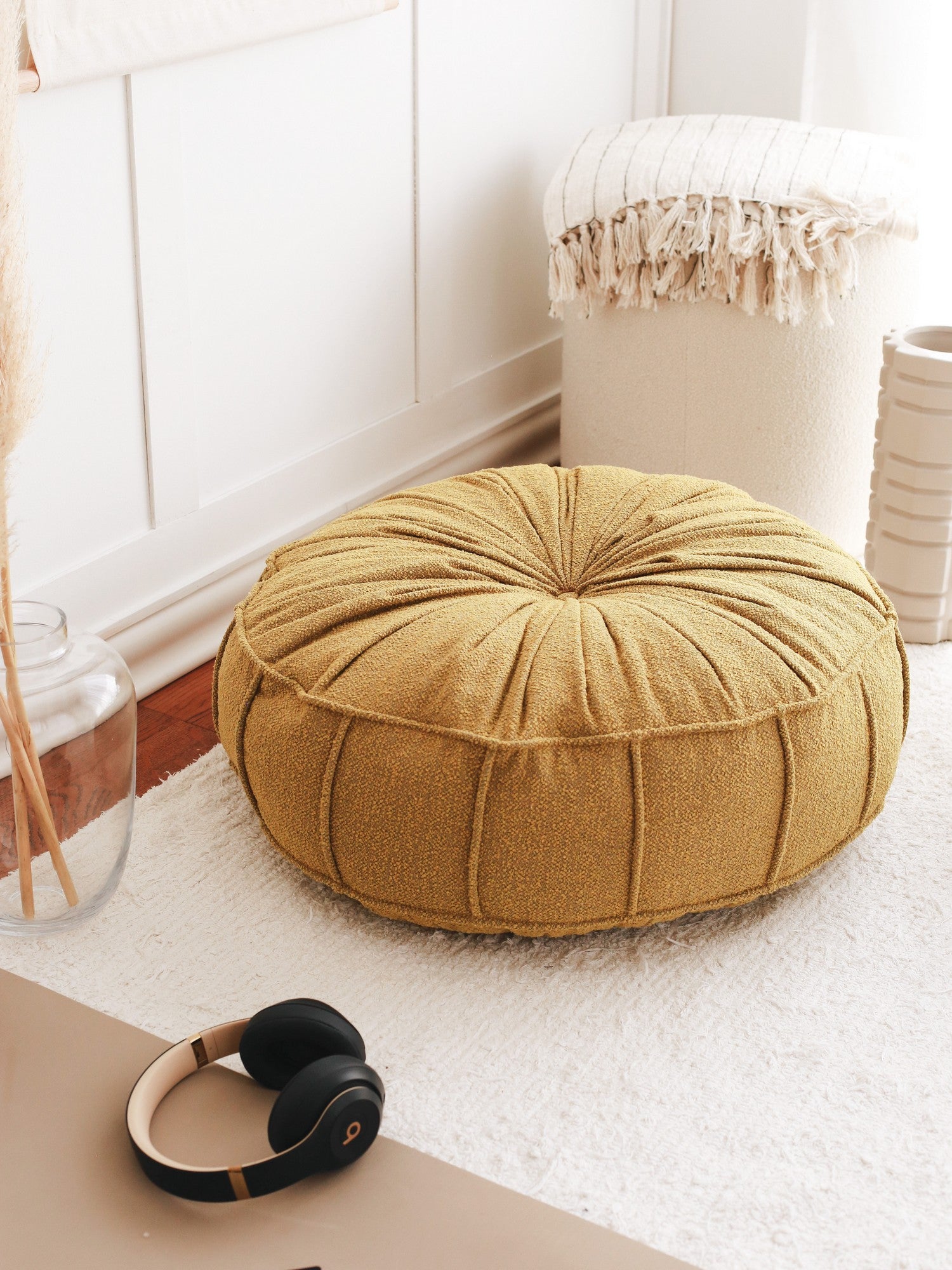 Almofada aconchegante de tecido Teddy Amarelo, 60 x 60 x 20 cm | Enchimento de fibra/esponja macia | Perfeita para decoração e conforto em ambientes de convivência