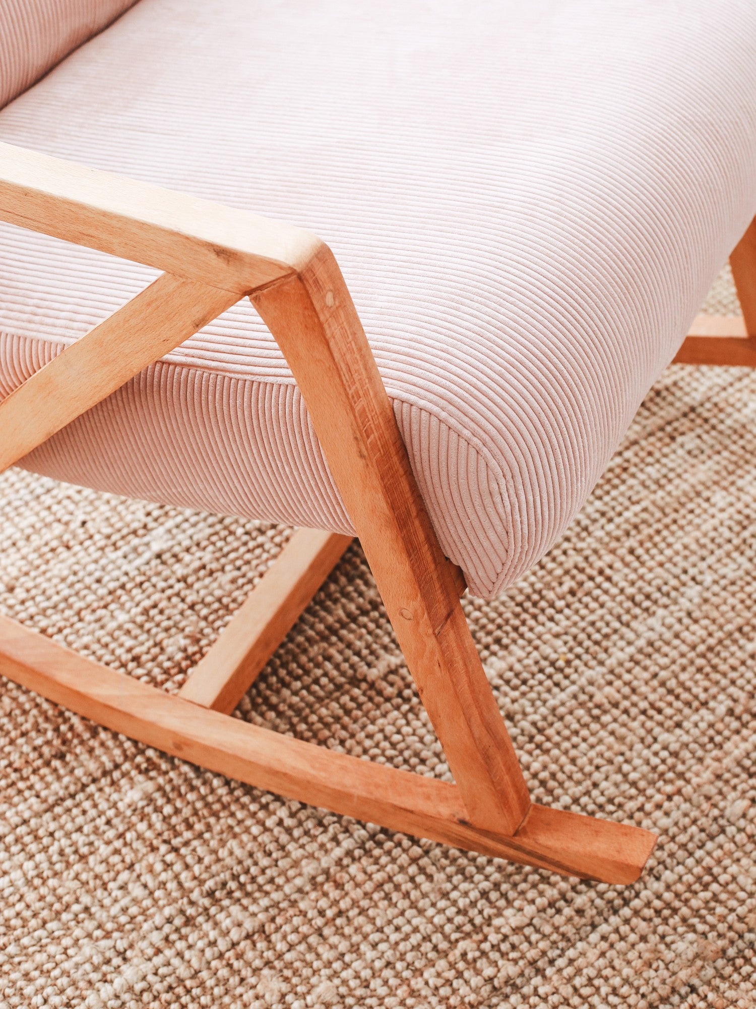 Poltrona Elegante de Veludo, Rosa, 67 x 85 x 75 cm | Tecido 100% Veludo, Pernas de Madeira, Design Elegante para Sala de Estar e Quarto | Assentos Confortáveis
