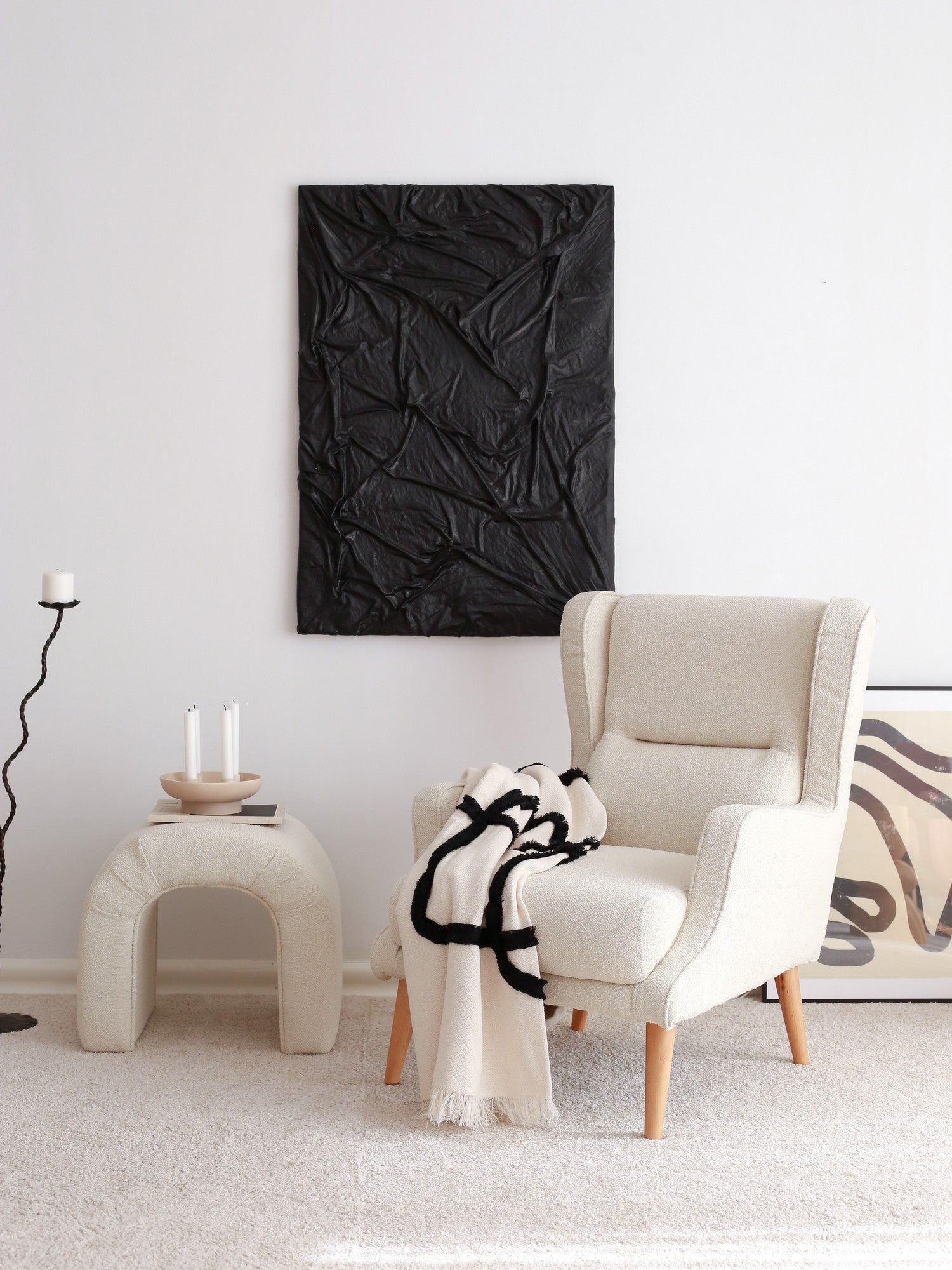 Poltrona Elegante, Tecido Teddy Creme, 78 x 94 x 70 cm | Estrutura 100% Madeira, Altura Confortável para Sentar: 43 cm | Perfeita para Sala de Estar e Escritório
