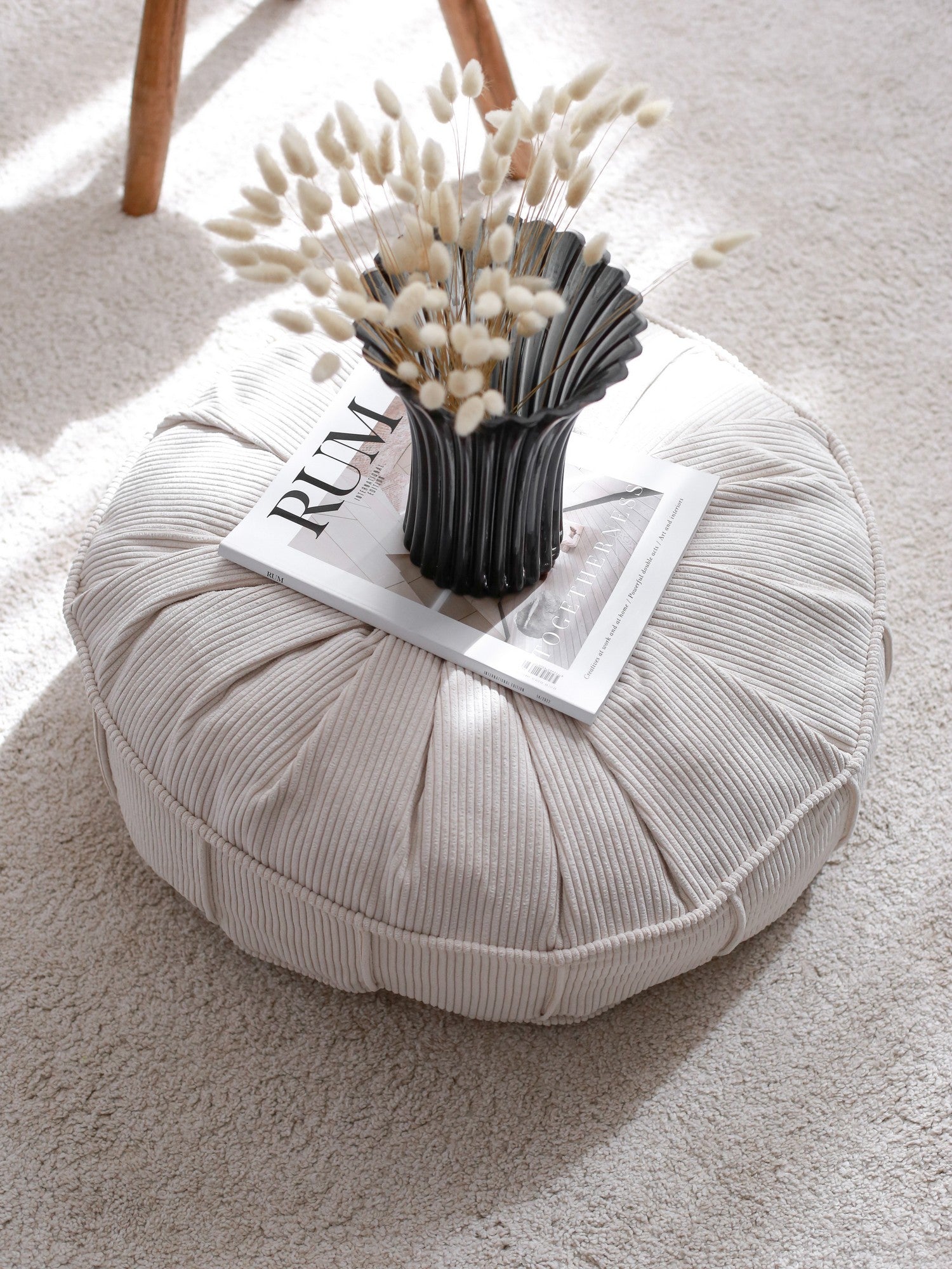 Almofada luxuosa de pelúcia branca, 60 x 60 x 20 cm | Tecido 100% pelúcia macio com sobras de esponja/fibra | Perfeita para salas de estar e quartos aconchegantes