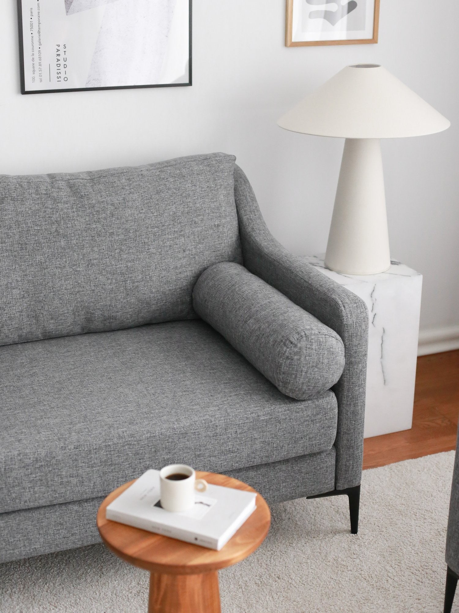 Sofá elegante de 3 lugares, linho cinza, 196 x 82 x 93 cm | Estrutura 100% madeira de carpa, pernas de madeira | Design confortável e elegante para salas de estar modernas