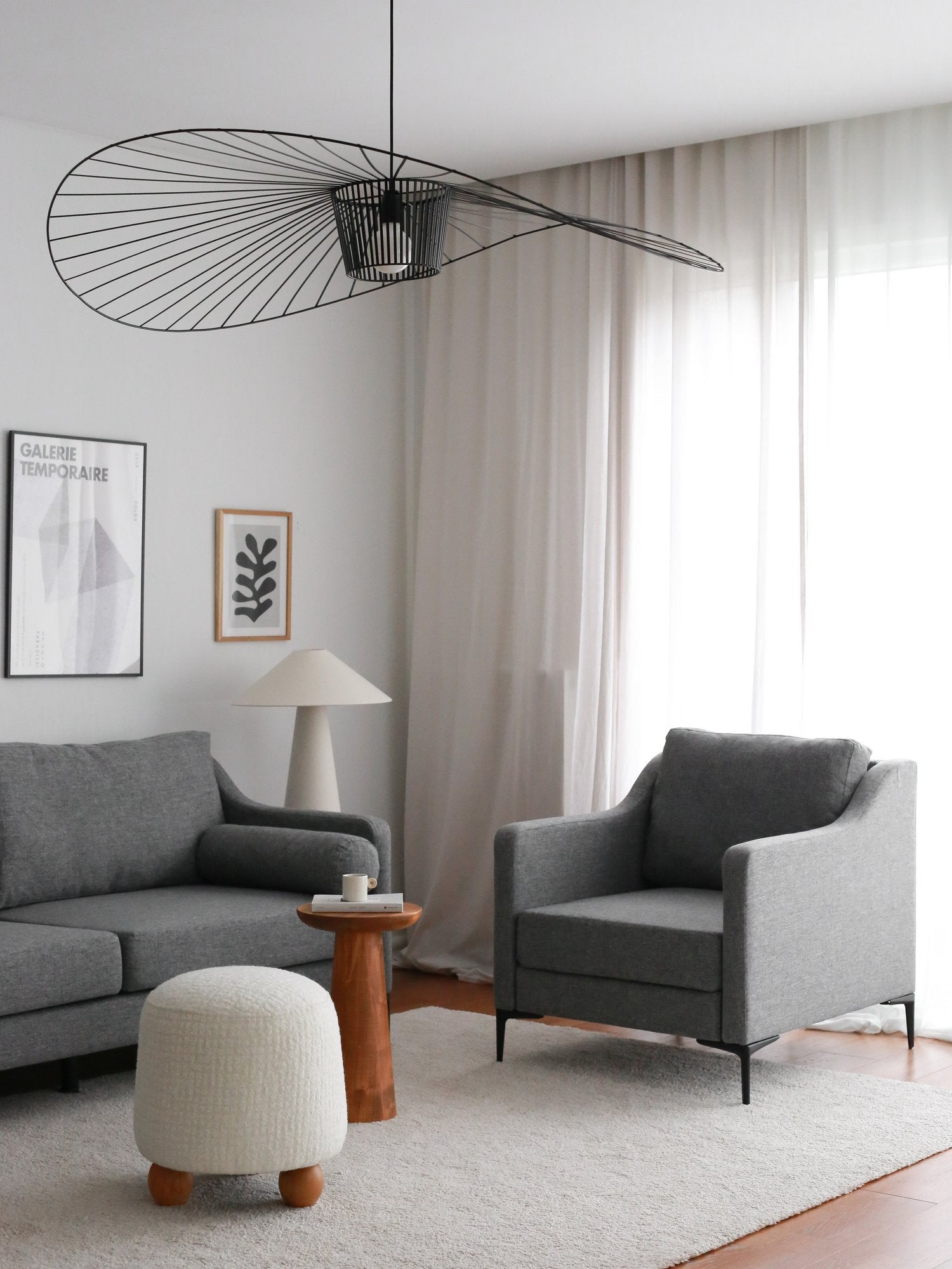 Poltrona Elegante, Linho Cinza, 80 x 93 x 82 cm | Estrutura 100% Madeira de Carpa, Pernas de Metal | Perfeita para Sala de Estar e Escritório, Conforto e Estilo