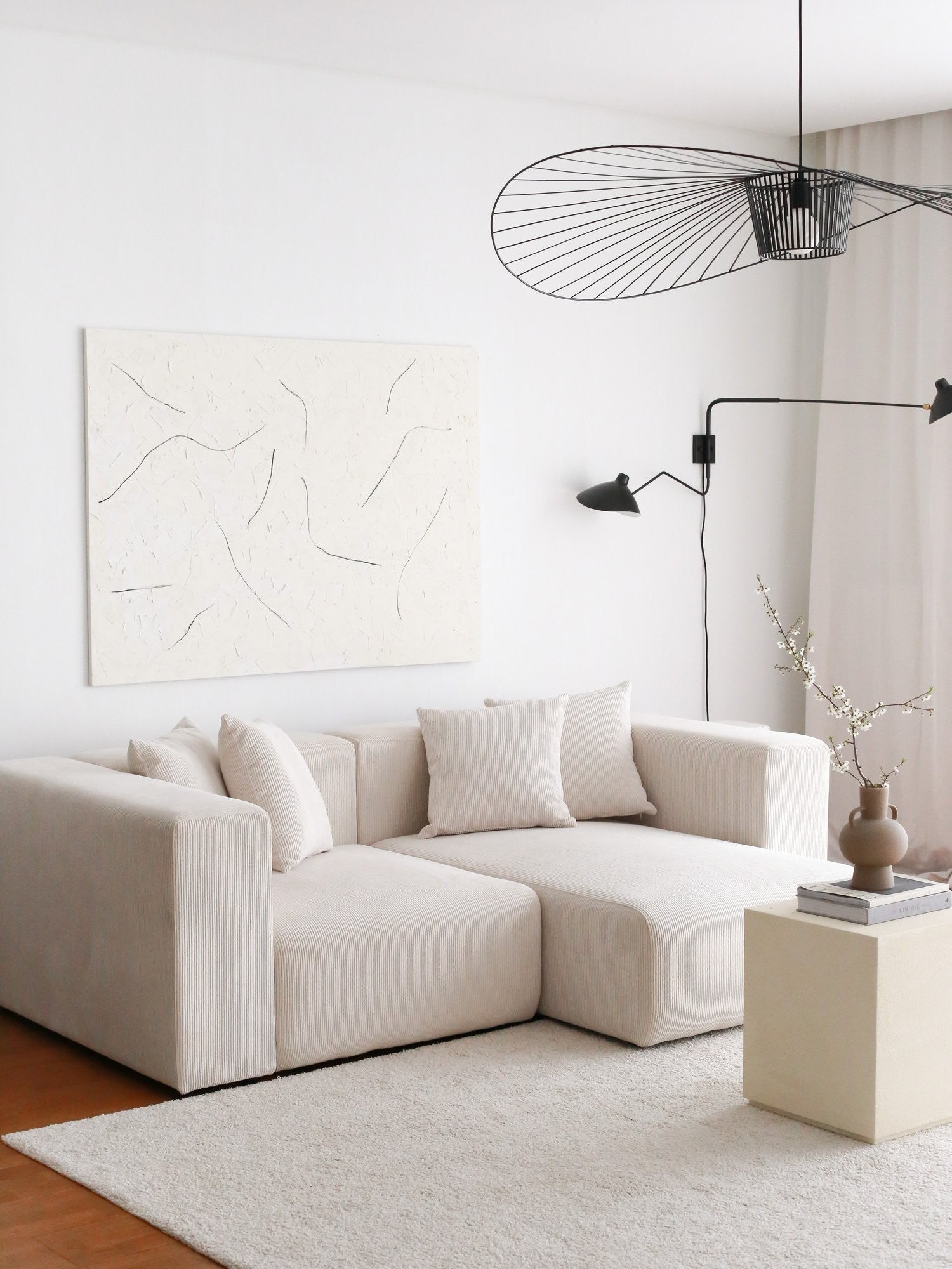 Sofá de canto branco elegante, 222 cm de largura, 100% veludo, estrutura 100% madeira de carpa, 89 cm de altura, 110 cm de profundidade | Elegante e confortável para espaços de convivência modernos