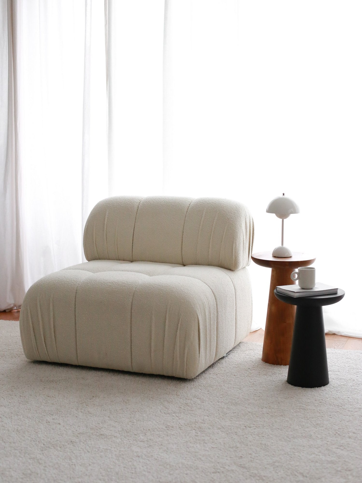 Poltrona Elegante, Branca, 89 x 74 x 89 cm | Estrutura 100% madeira de carpa, tecido 100% pelúcia | Assentos confortáveis para salas de estar e escritórios modernos