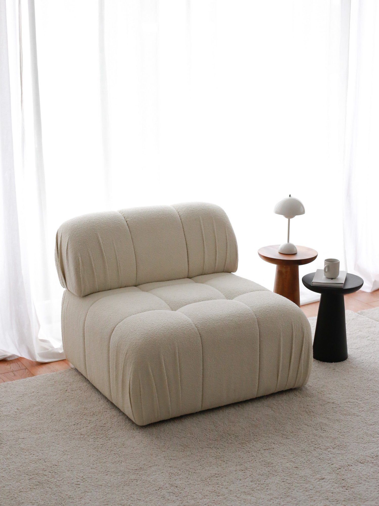 Poltrona Elegante, Branca, 89 x 74 x 89 cm | Estrutura 100% madeira de carpa, tecido 100% pelúcia | Assentos confortáveis para salas de estar e escritórios modernos