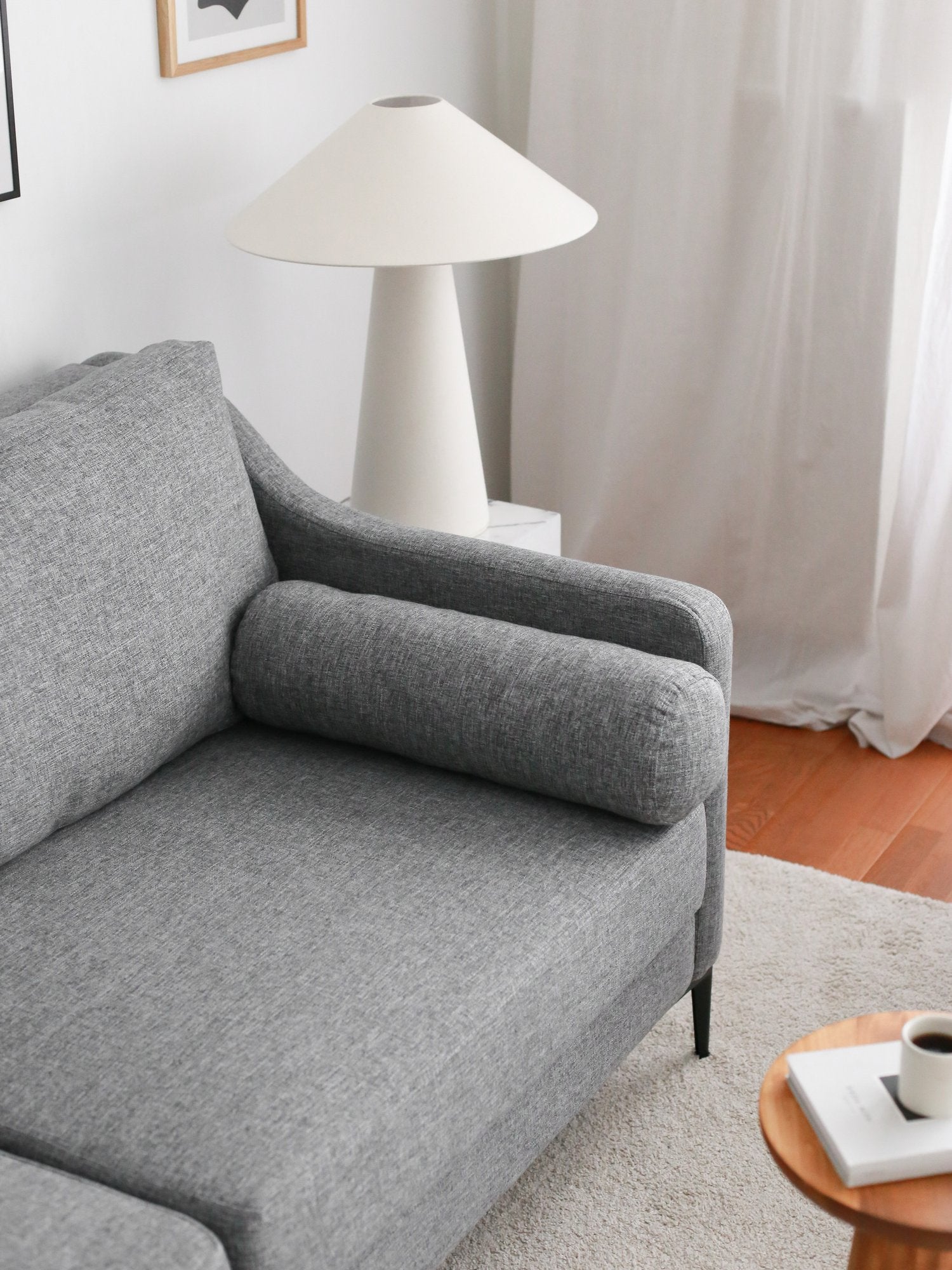 Sofá elegante de 3 lugares, linho cinza, 196 x 82 x 93 cm | Estrutura 100% madeira de carpa, pernas de metal | Design confortável e moderno para sala de estar e sala de estar