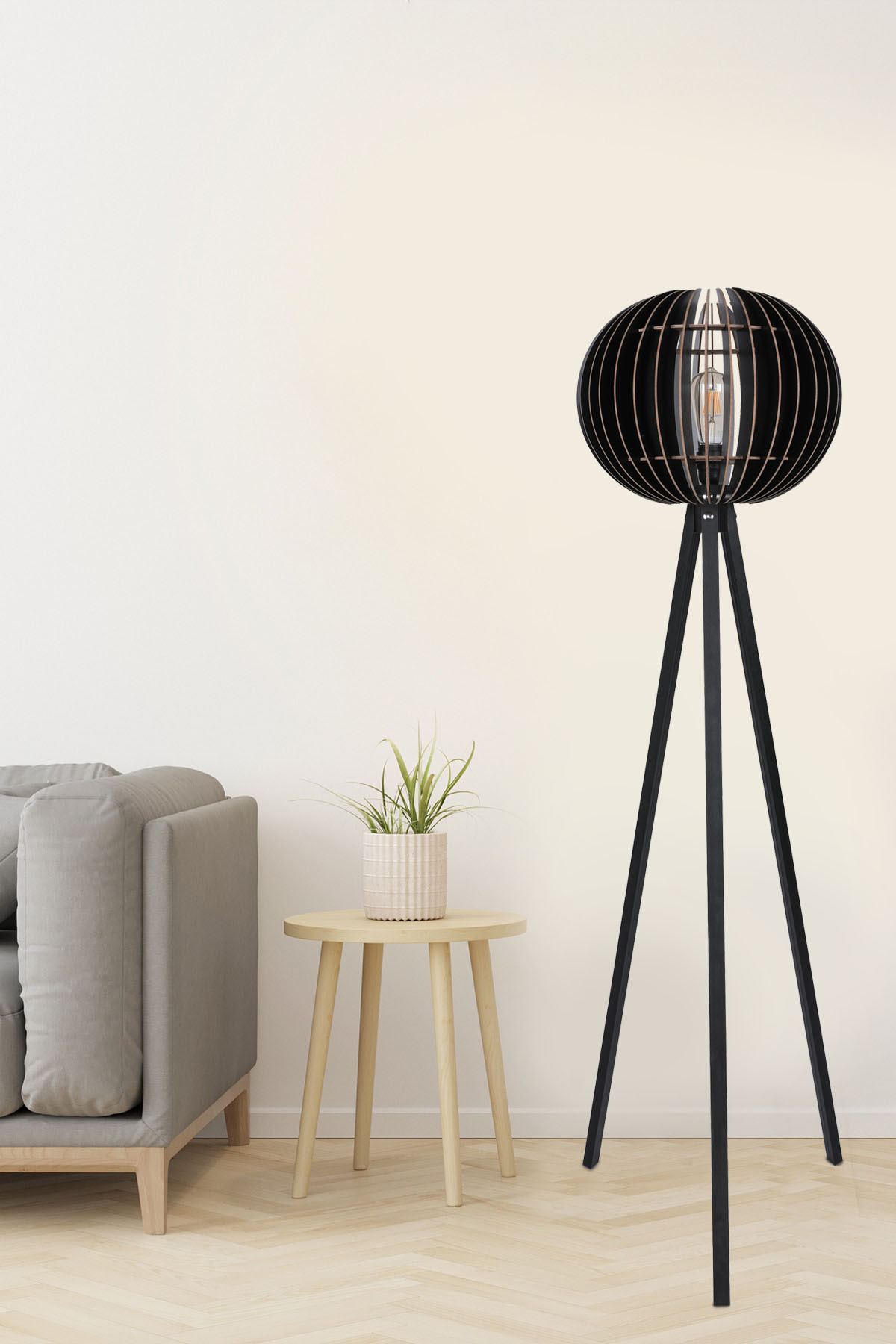 Candeeiro de Pé – 145cm – Preto – MDF