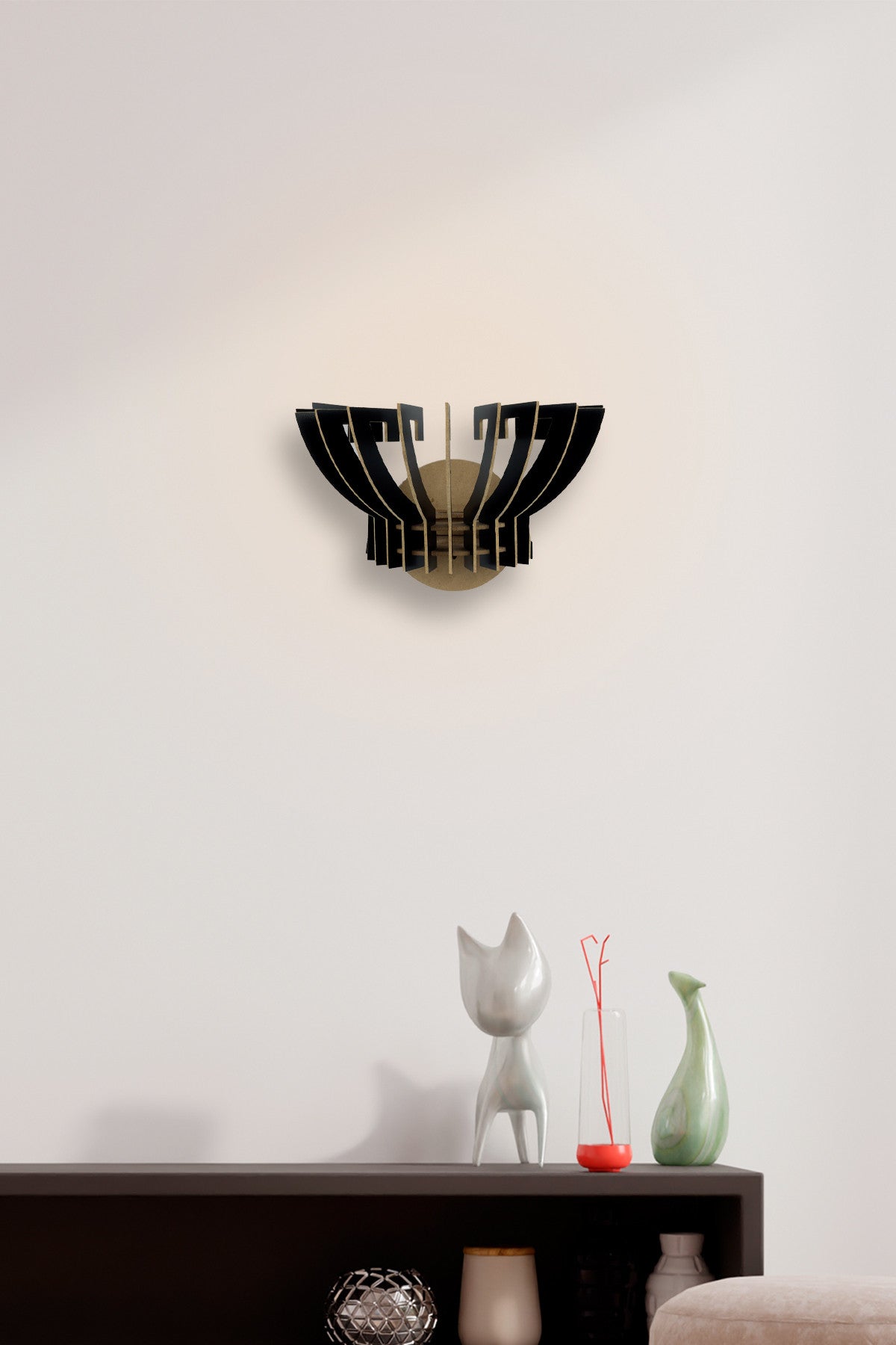 Candeeiro de Parede – 15 cm x 32 cm x 22 cm – Preto – MDF