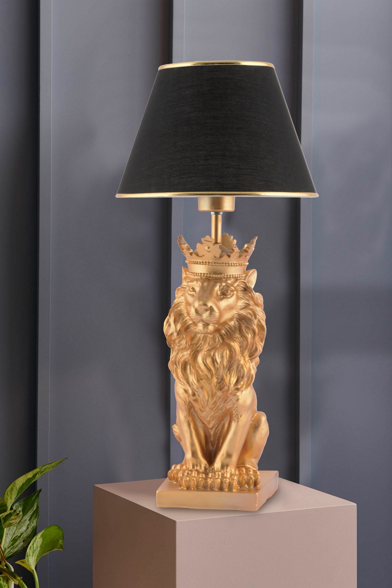 Candeeiro de mesa-Lion King-Preto
Dourado