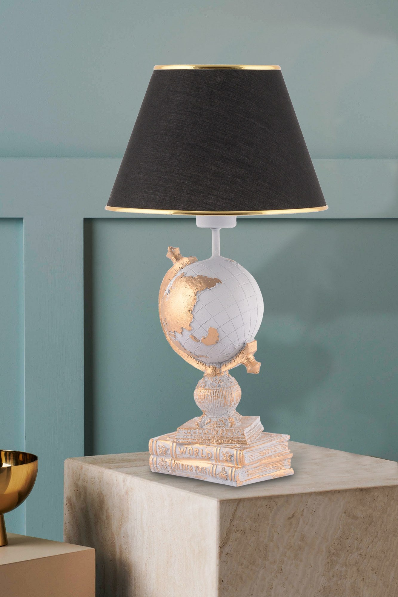 Candeeiro de mesa-World-Branco
Preto
Dourado