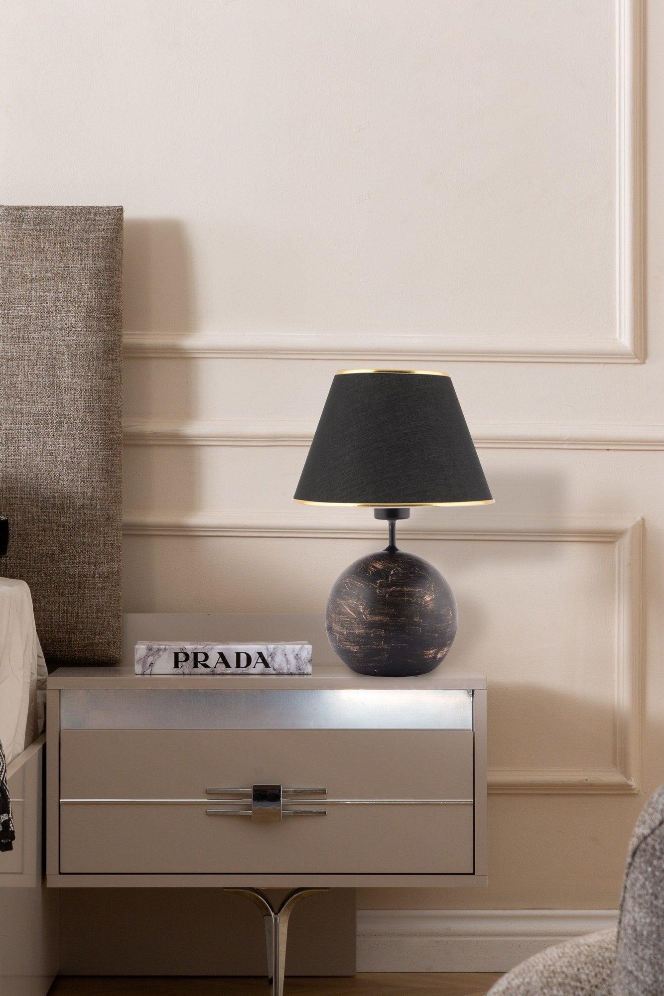 Candeeiro de mesa-Balloon-Preto
Dourado