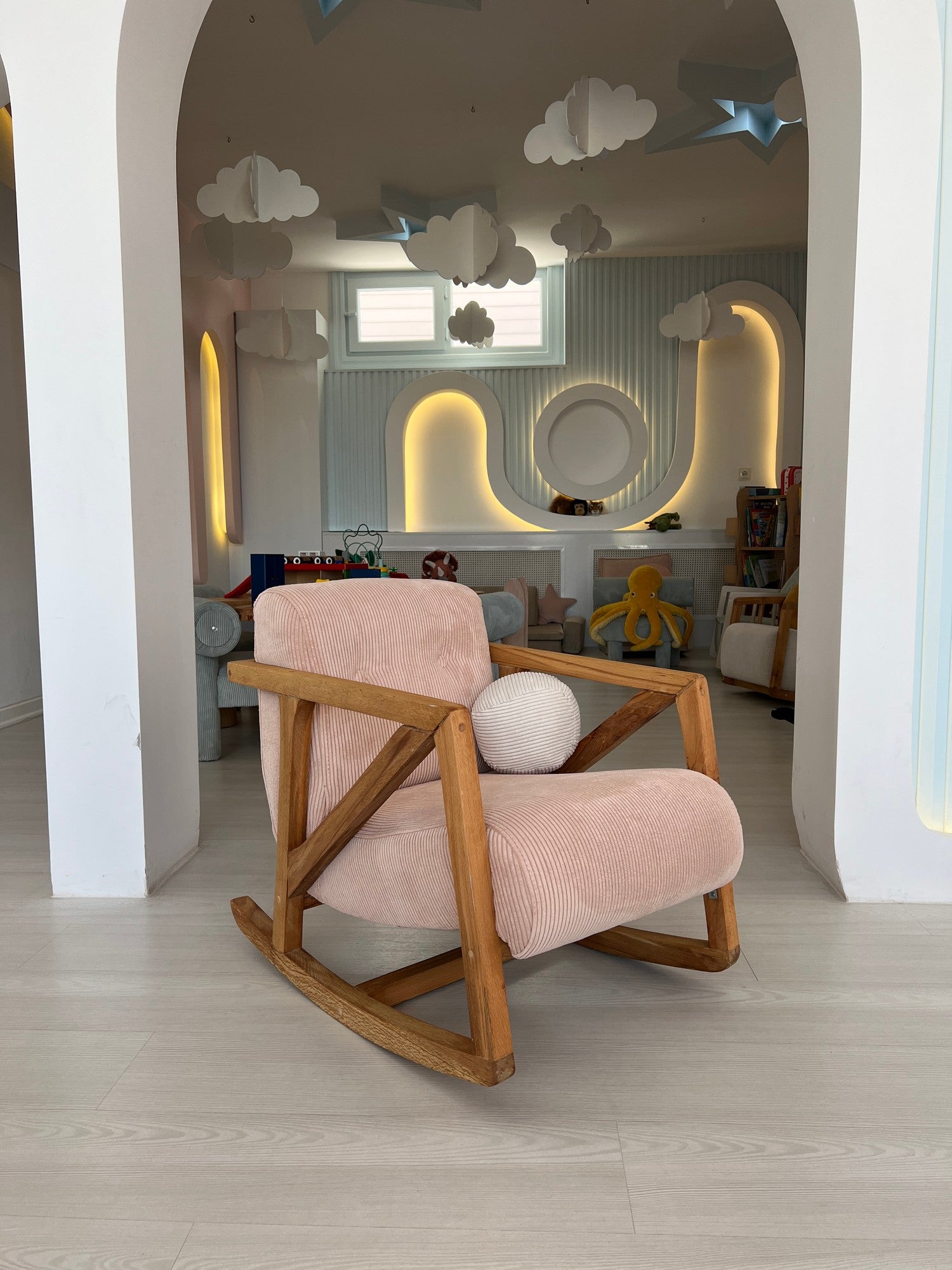Poltrona Elegante, Rosa, 75 x 62 x 52 cm | Estrutura 100% Madeira de Carpa, Tecido 100% Poliéster | Acolchoamento de Espuma Confortável, Uma Adição Elegante a Qualquer Ambiente