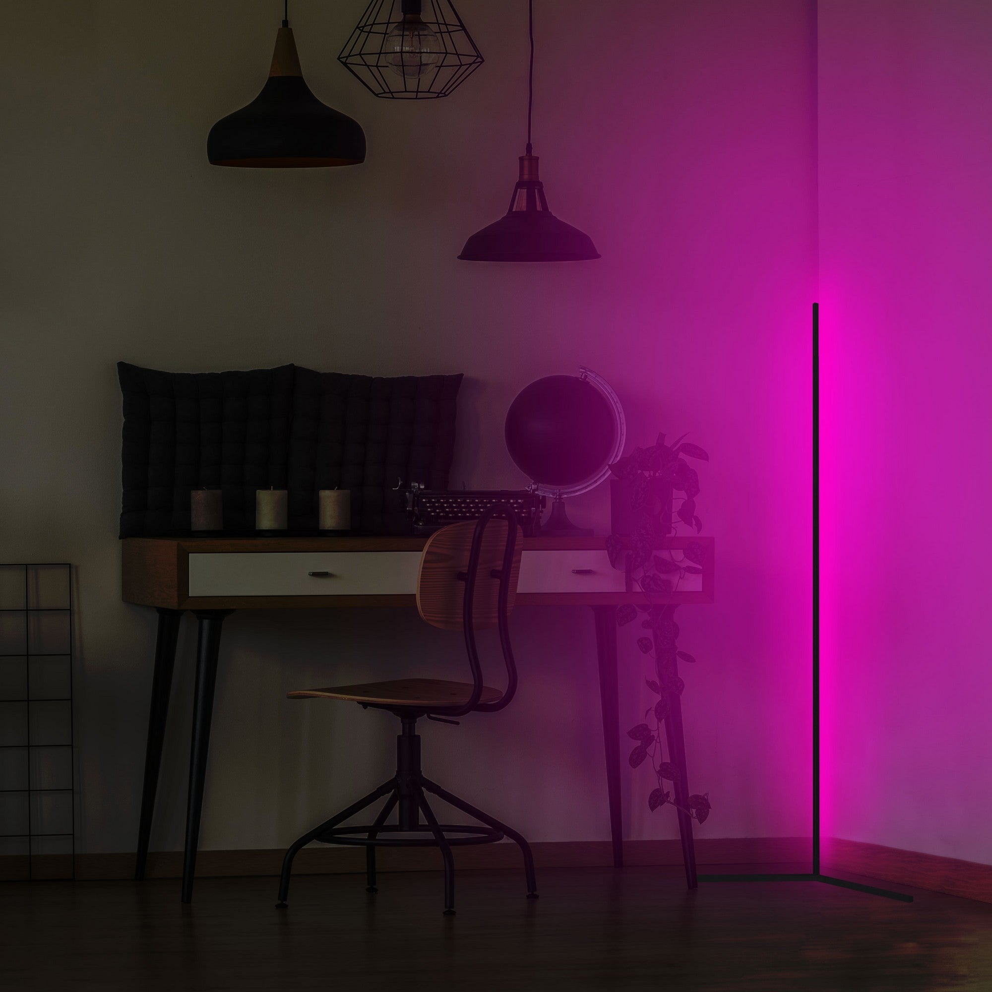 Candeeiro de Pé – 120 cm – Roxo – Alumínio e Ferro