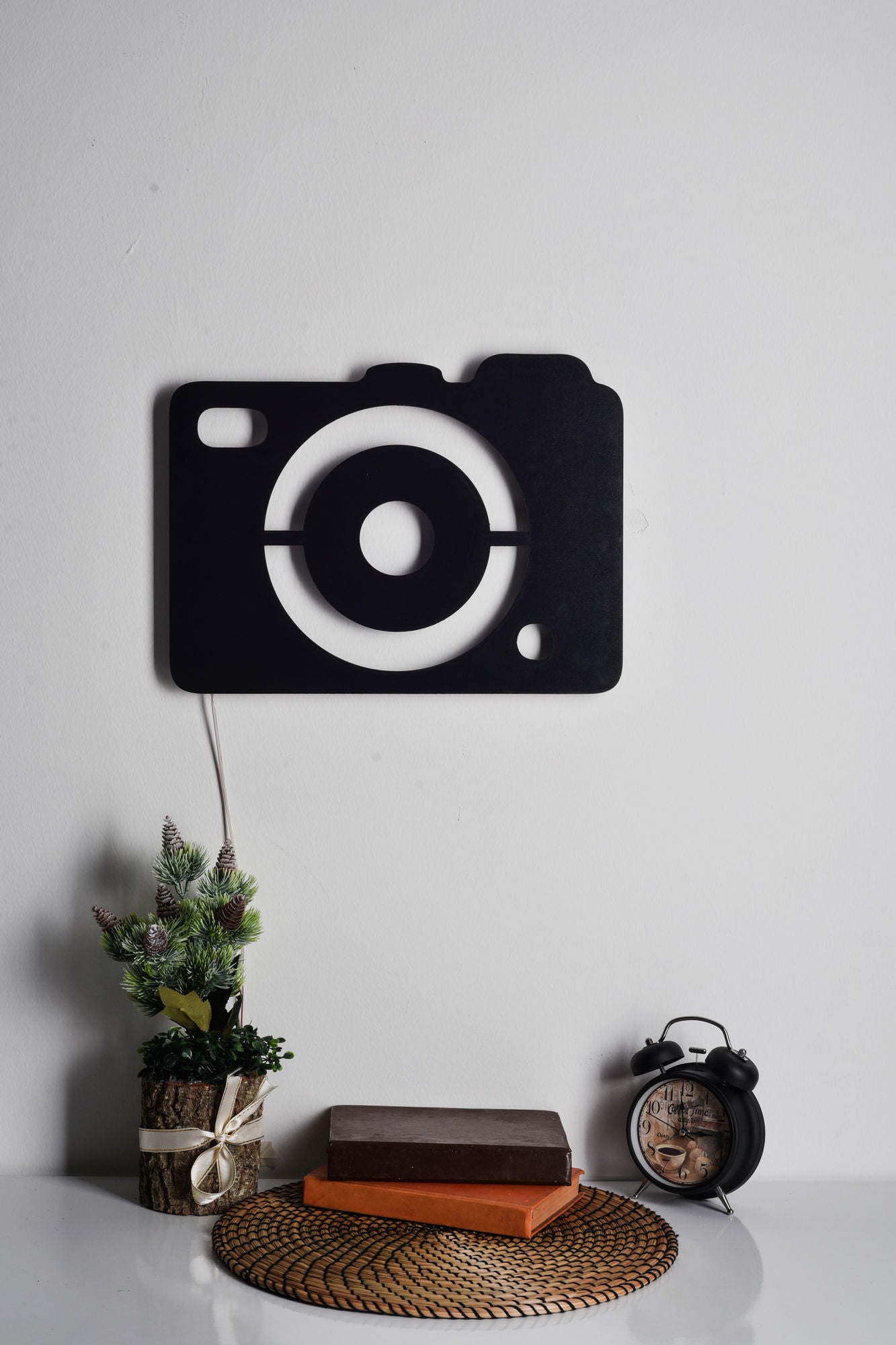 Candeeiro LED Decorativo Camera Red - Iluminação Premium 60 LEDs