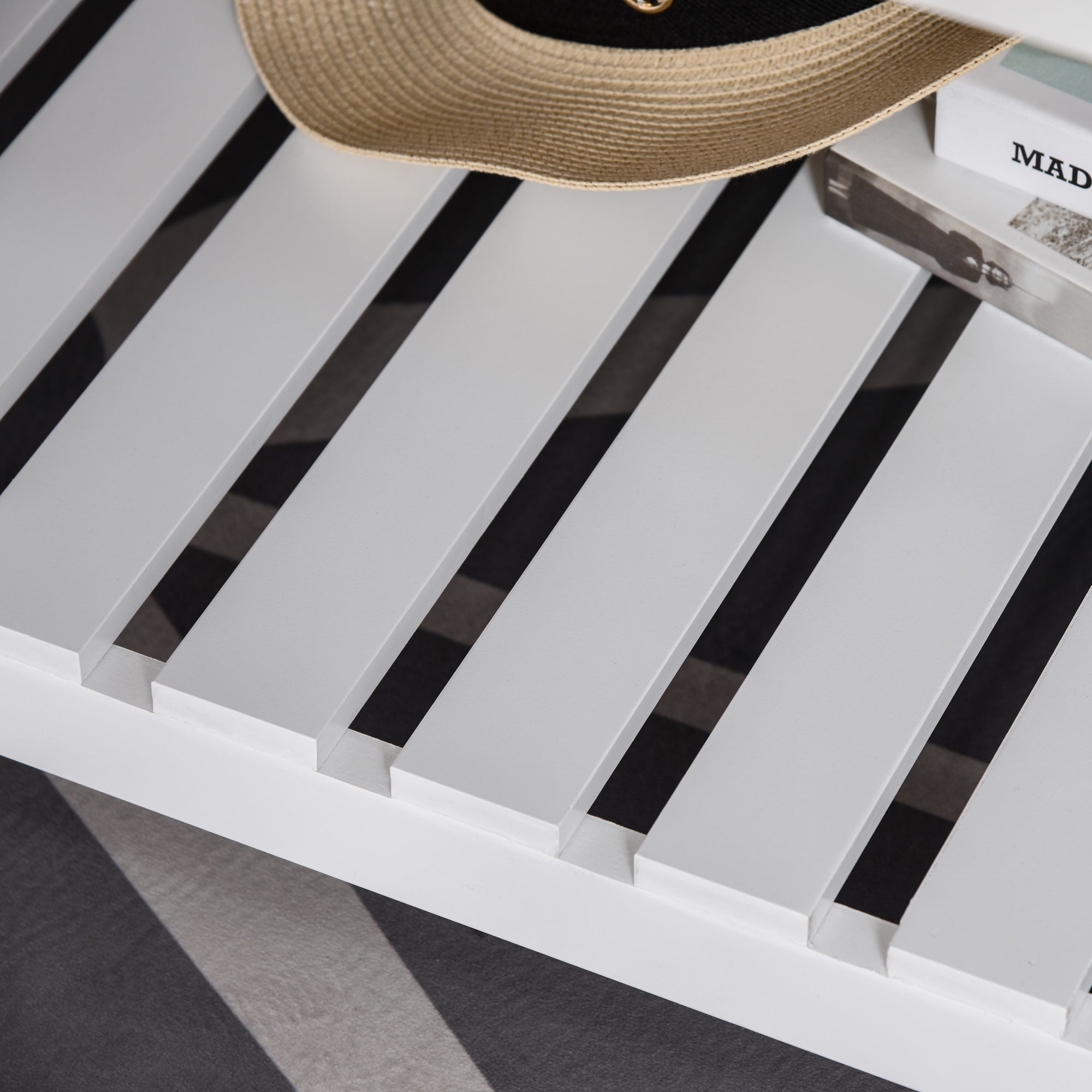 Mesa de Centro Moderna com Prateleira de Armazenamento - 116x60x48 cm - Madeira Natural e Branco