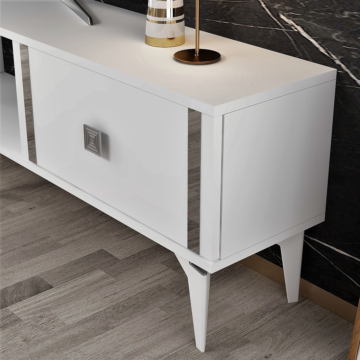 Móvel de TV – 150 cm x 44,6 cm x 29,6 cm – Branco e Prata – Painéis de partículas revestidos a melamina