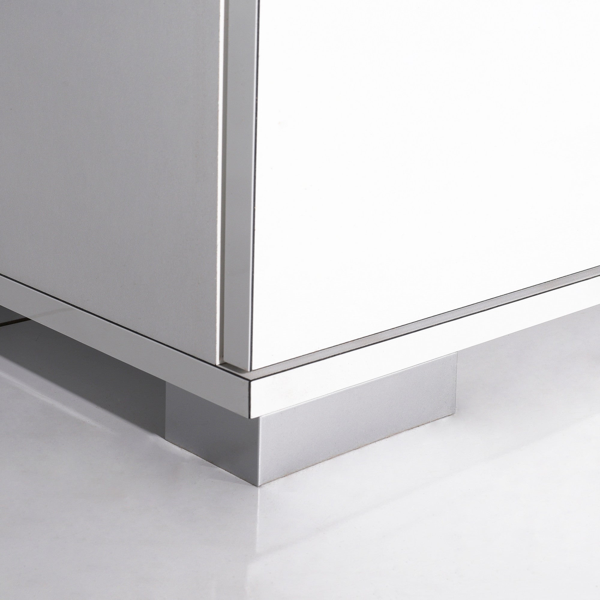 Armário Multiusos Branco 187cm - 1 Gaveta e Múltiplas Prateleiras - Fixação na Parede