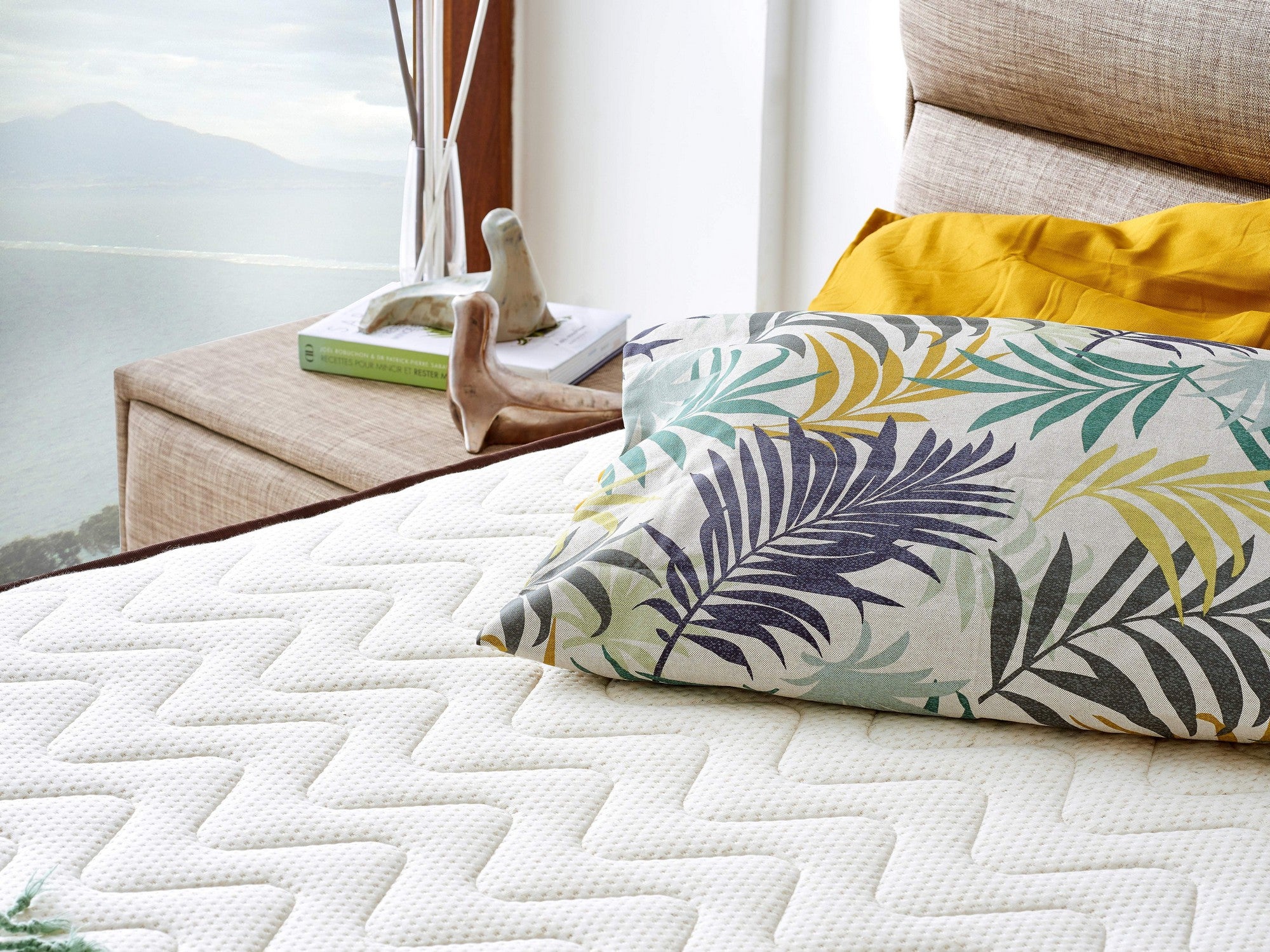 Colchão de luxo estilo hotel, 100x200 cm, 23 cm de altura | Capa de tecido de linho, espuma viscoelástica, molas ensacadas, fibra de silicone | Branco e marrom | Conforto máximo