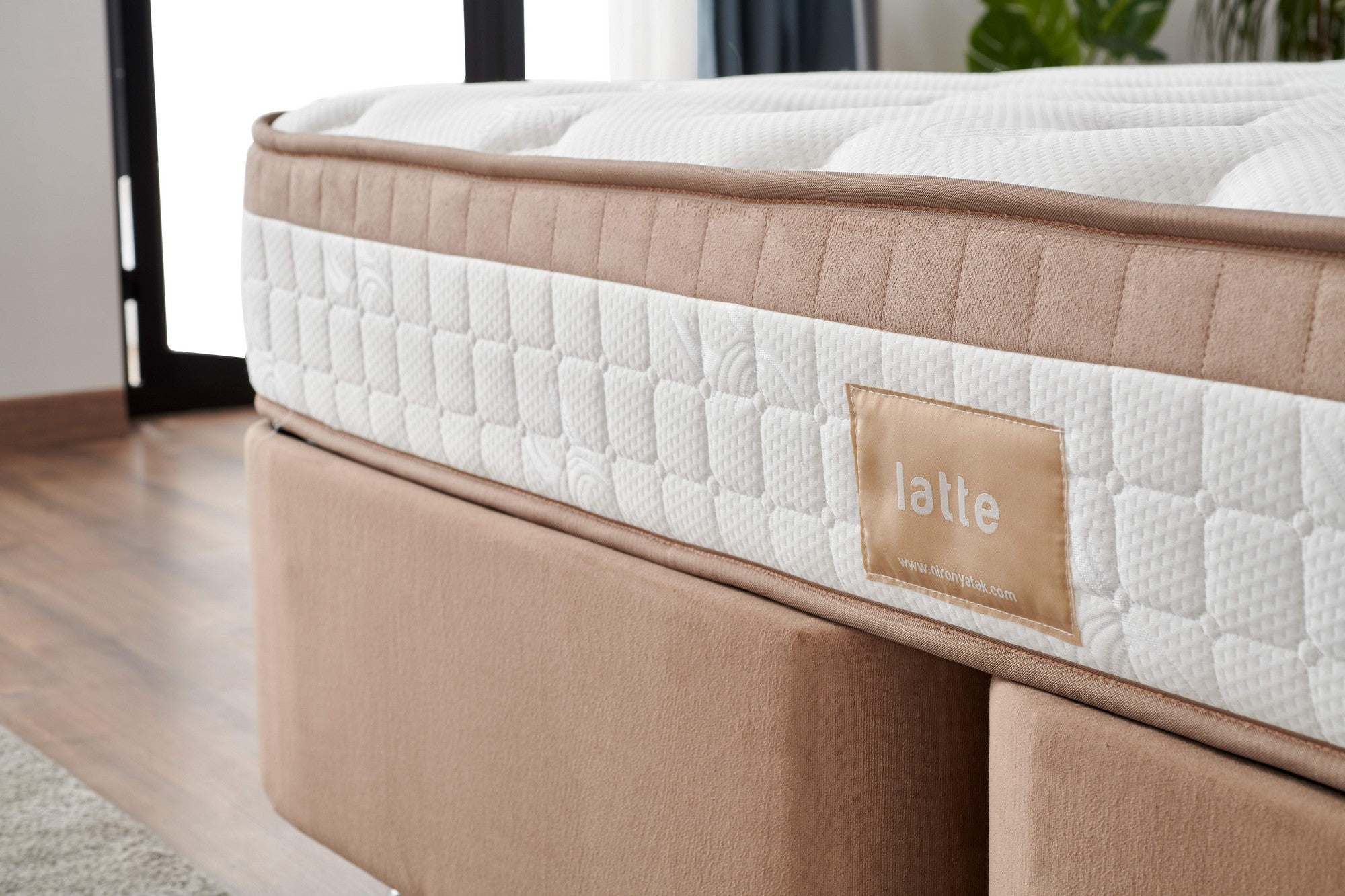 Colchão de luxo estilo hotel, 150 x 200 x 23 cm, capa de tecido trançado, sistema de molas múltiplas, design elegante em branco e marrom | Perfeito para conforto e estilo