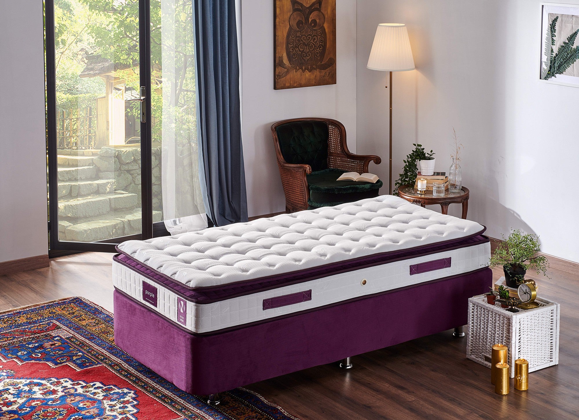 Colchão de hotel ultra firme, 90 x 200 x 25 cm | Capa de malha, sistema de molas múltiplas, espuma viscoelástica e suporte de borda | Design elegante em branco e roxo