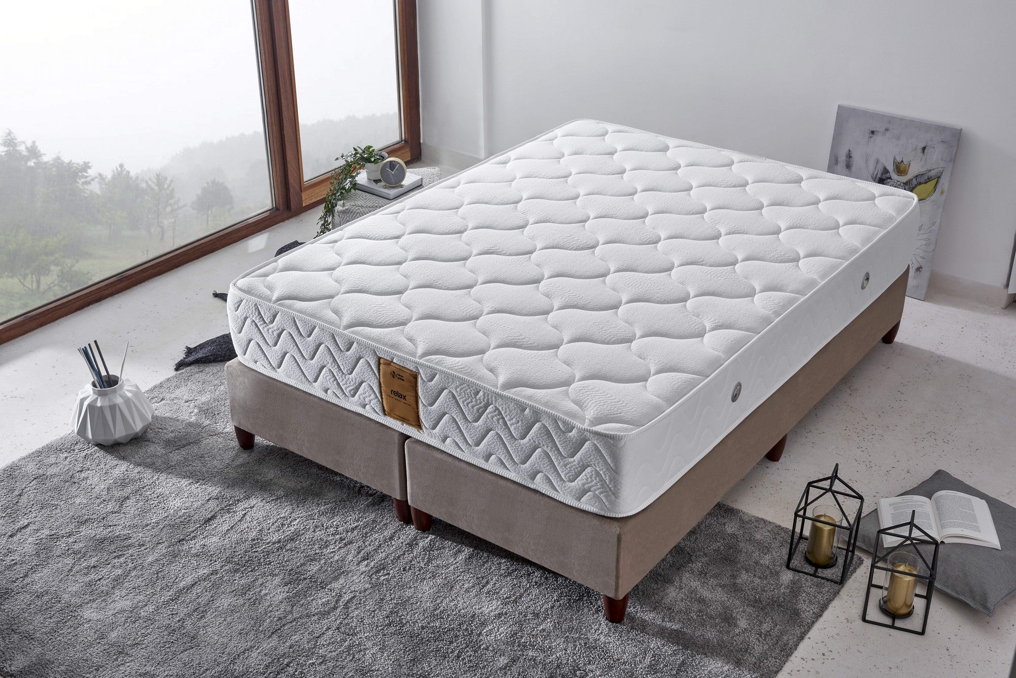 Colchão de luxo estilo hotel, firmeza média dupla face, 150 x 200 cm, capa de tecido de malha especial, sistema de molas múltiplas, 28 cm de altura, design branco elegante