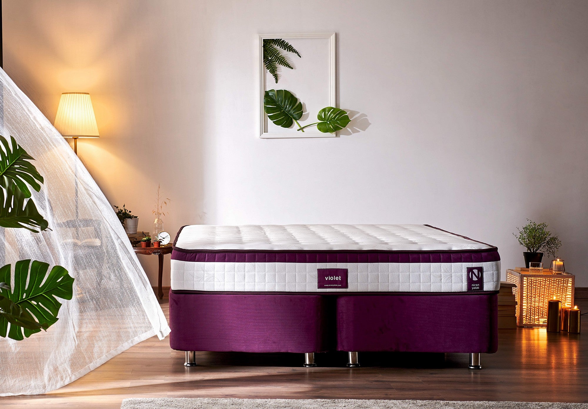 Colchão de luxo estilo hotel, 150 x 200 x 23 cm | Capa de tecido de malha, espuma hipermacia, totalmente ortopédico, sistema de molas múltiplas | Design elegante em branco e roxo