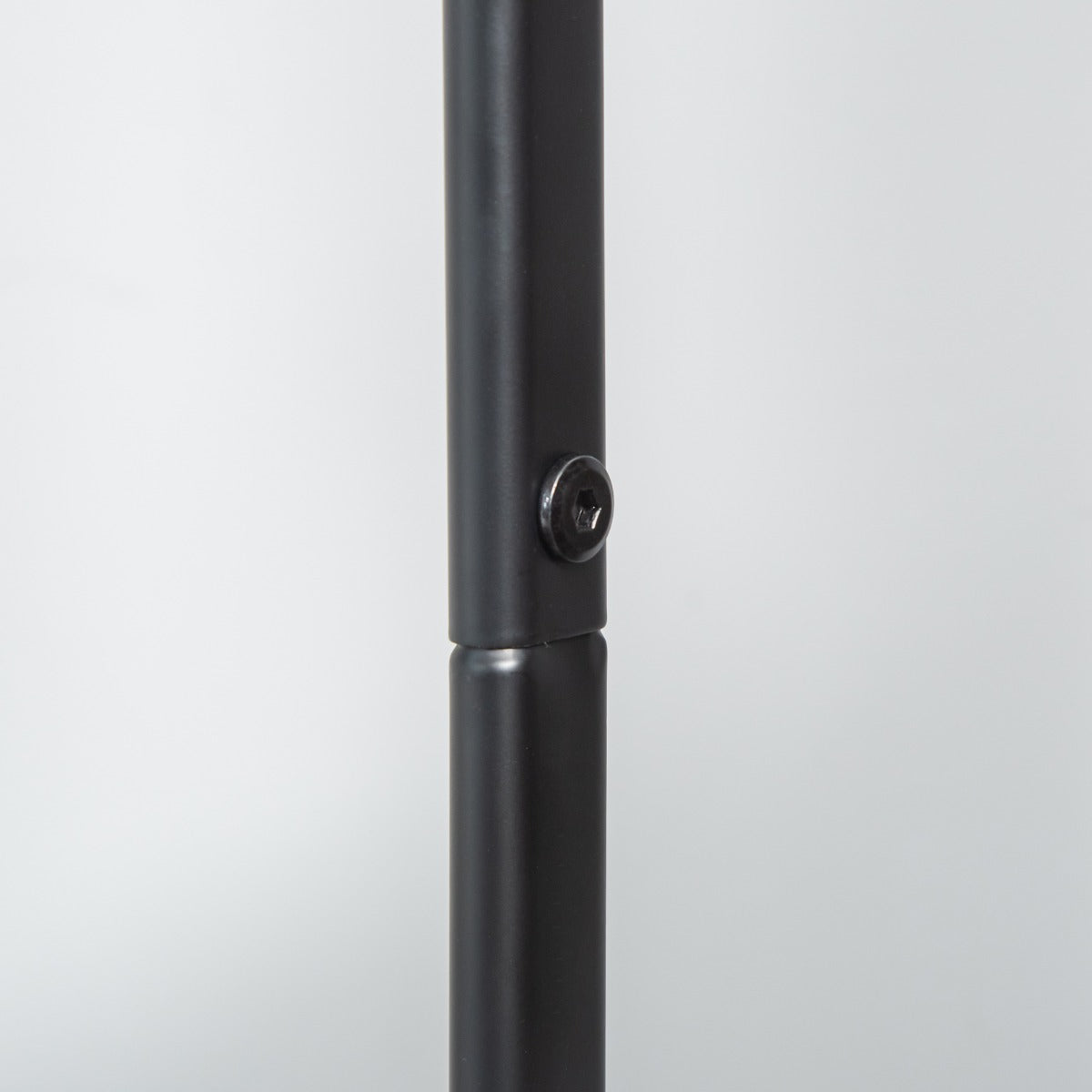 Charriot Organizador com Rodas – 56,5x31,5x152,5 cm – Preto – Aço revestido a pó e PP