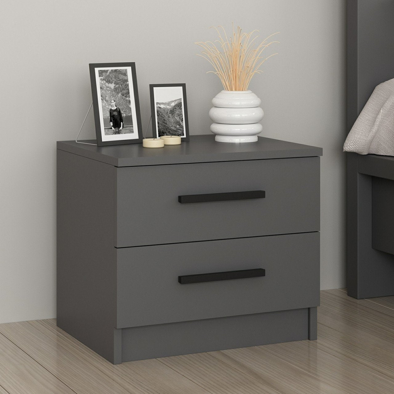 Mesa de Cabeceira Elegante em Antracite, 50 x 40 x 47 cm | Painel de Partículas 100% Revestido em Melamina, 18 mm de Espessura | Várias Prateleiras para Quartos Modernos