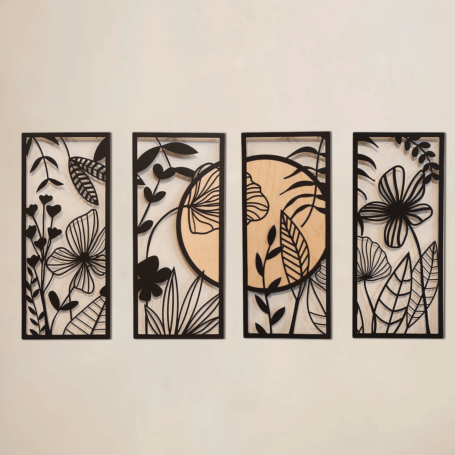 Acessório Decorativo de Parede em Metal Ginkgo Wood, 100% Aço (1,2 mm), Preto/Bege, 29x68 cm – APT601MS