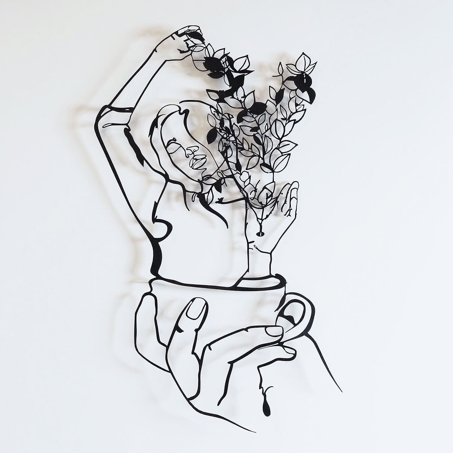 Coffee Girl Line Art – Acessório Decorativo de Parede em Aço Preto, 61 x 100 cm (1,2 mm)